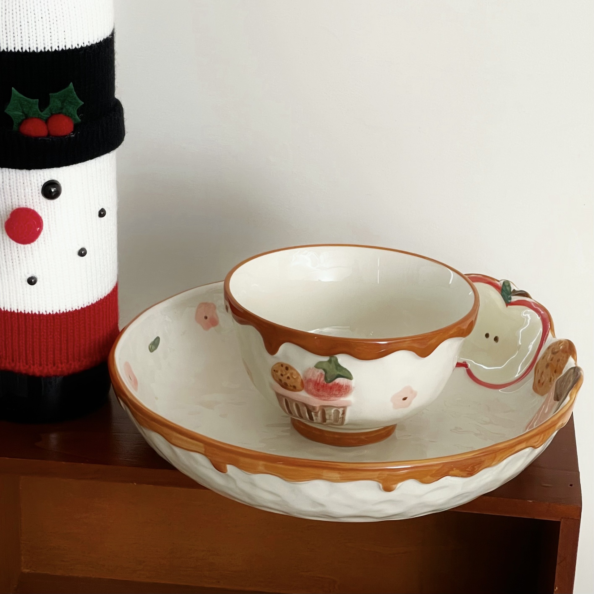 Shanghai-style strawberry ceramic plates, ins, high appearance level, salad plates, deep soup plates, high-end breakfast plates, dessert plates, tableware Specification drawing