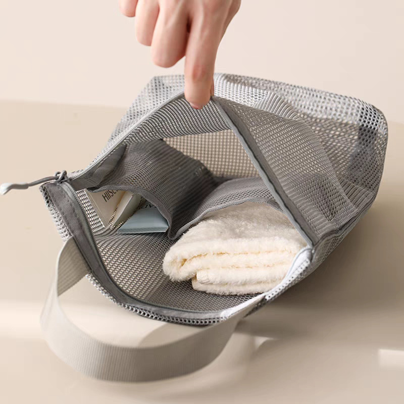 New hand-held cosmetic bags, mesh water-draining bath bags, fitness bags, miscellaneous storage bags, and travel portable toiletry bags Specification drawing