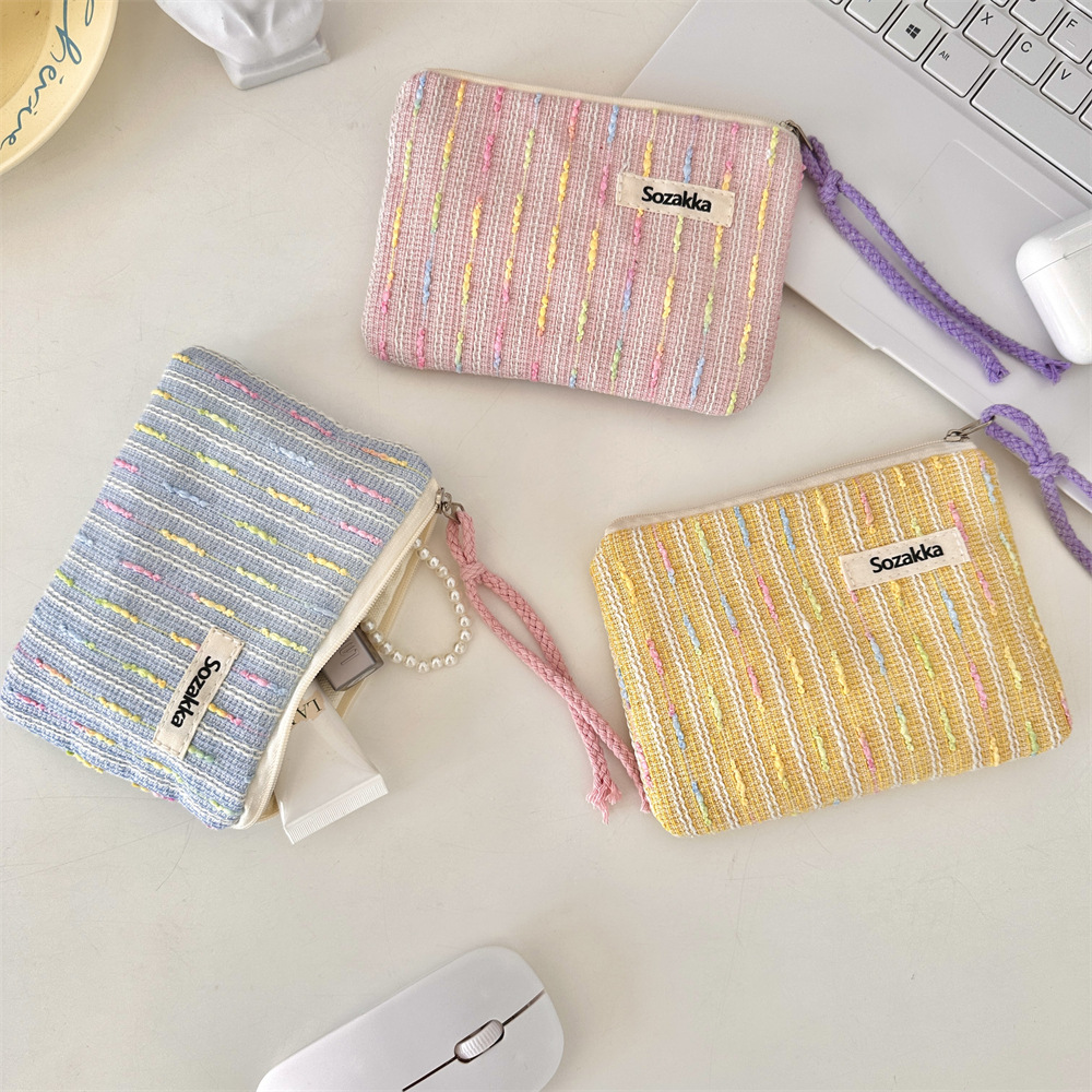 49292 Cute small makeup bag, student headphones, lipstick storage bag, portable small bag, girls' touch-up bag Application Scenario