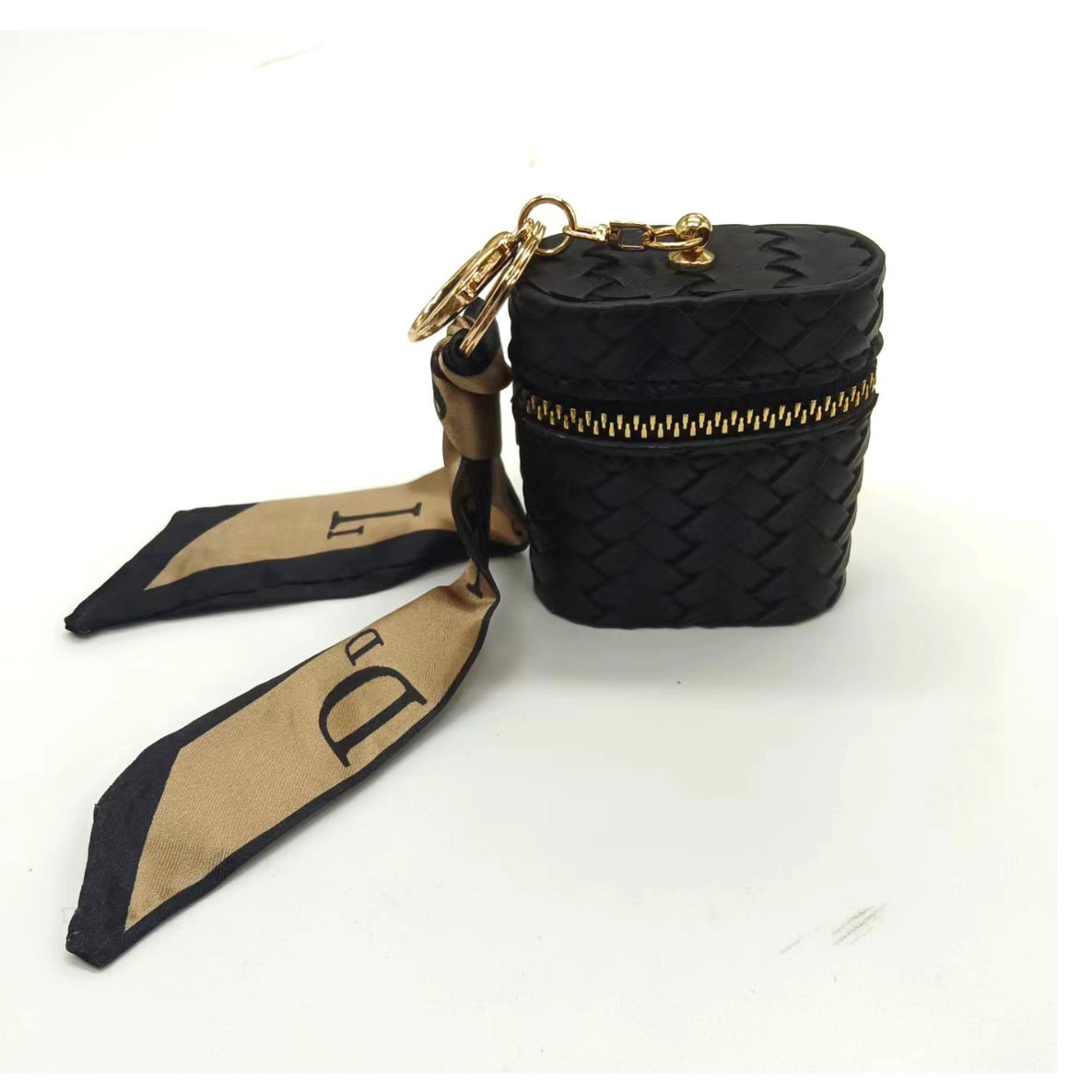 2024 New leather litchi pattern coin purse keychain mini portable mouth red envelope storage wireless earphone protection Application Scenario