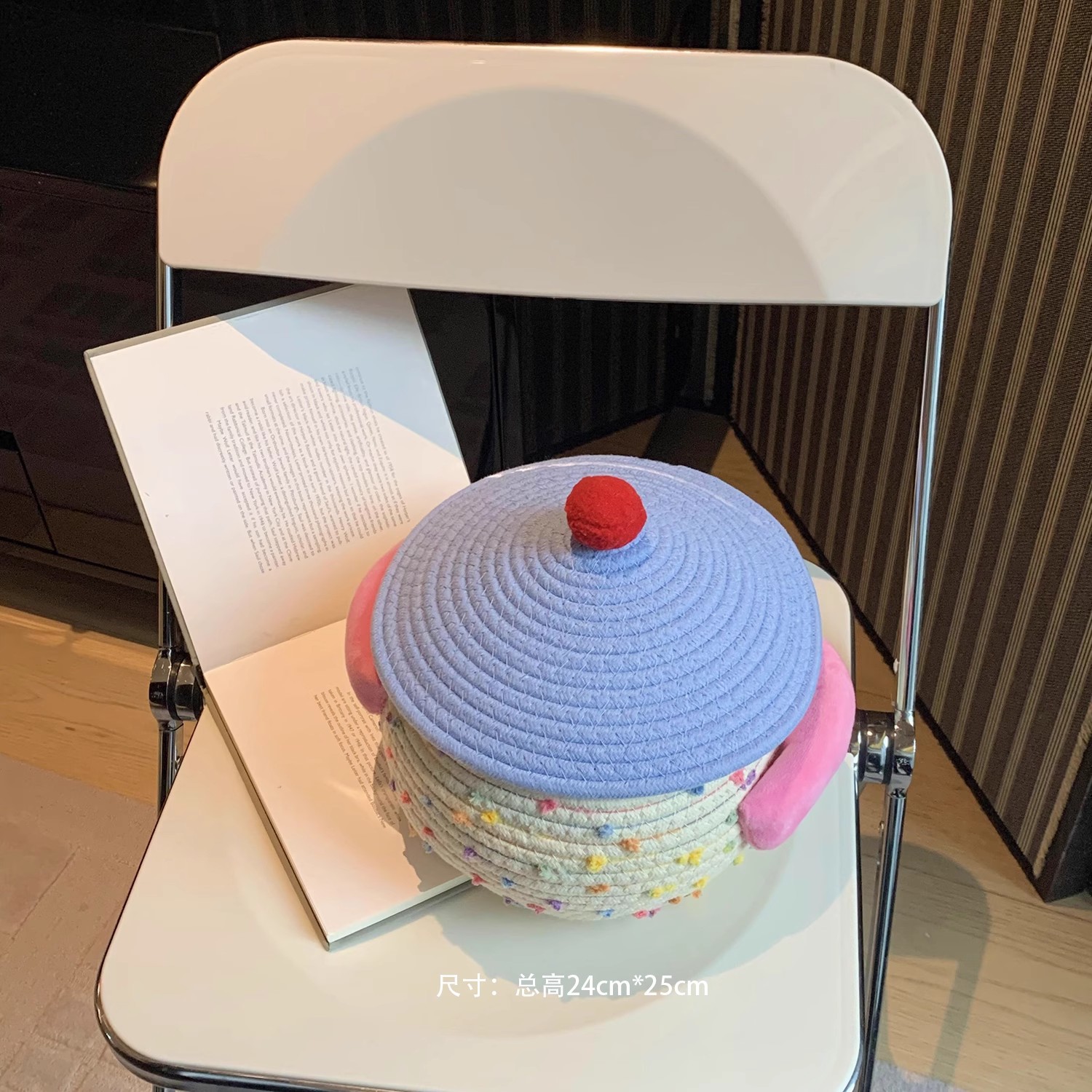 Desktop storage basket, woven storage box with lid, cotton thread snacks, living room coffee table, wool thread toys, TV cabinet storage basket Application Scenario