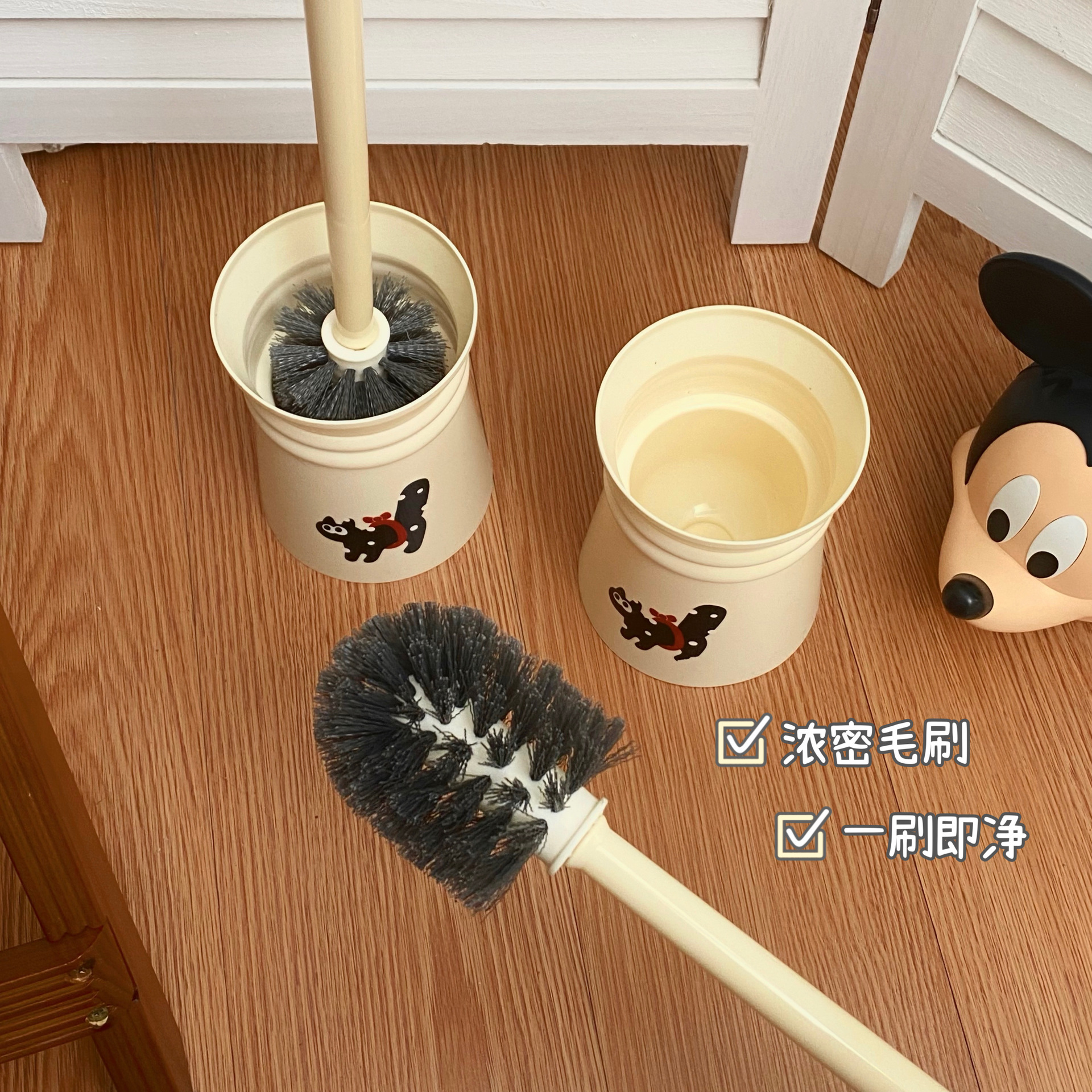 Toilet brush, no blind spots, household toilet cleaning, bathroom squat toilet cleaning, long-handled toilet cleaning set, a magic tool with a base details Picture