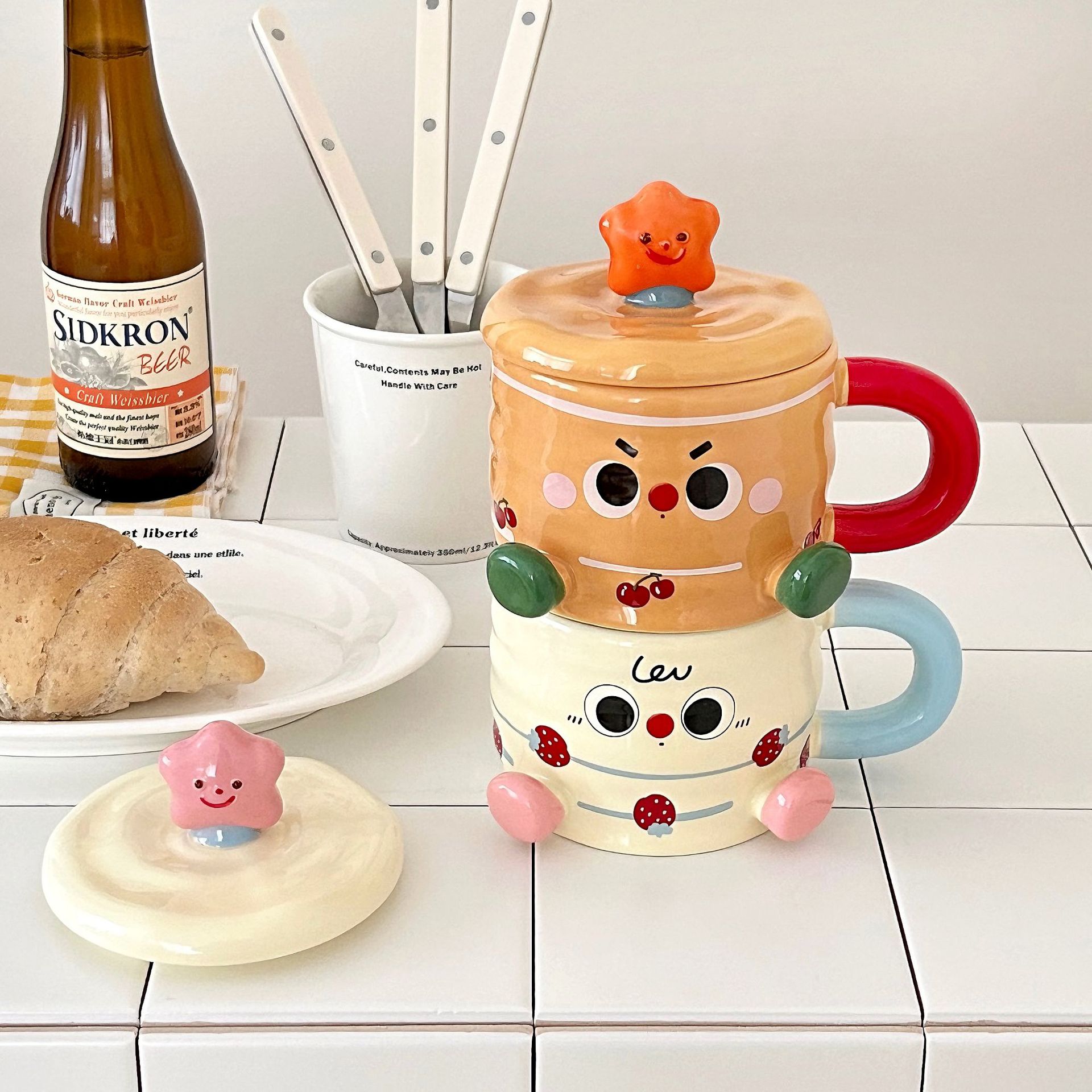 Cartoon couple mugs, birthday cake, ceramic cups with LIDS, milk breakfast cups, coffee cups, gifts, water cups, girls Application Scenario