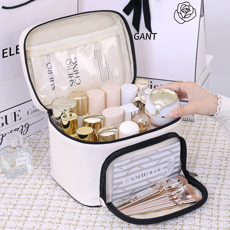 Simple and elegant bow makeup bag, large-capacity waterproof hand-held toiletry bag, travel and portable makeup bag for going out Application Scenario