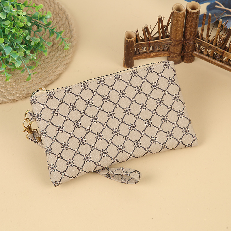 Wholesale of new wallet, casual long zipper women's clutch, multi-functional large capacity, waterproof and personalized small bags Application Scenario