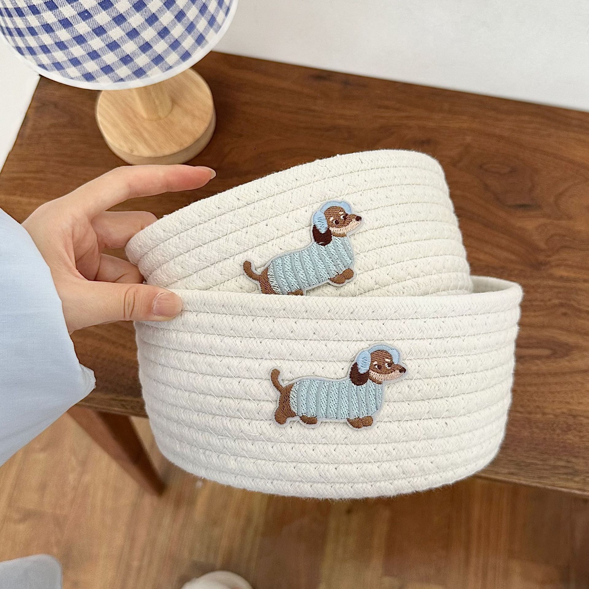 Cartoon blue headphones, dog cotton thread basket, desktop storage box, woven storage basket, snacks, toys, sundries, cotton rope storage basket details Picture