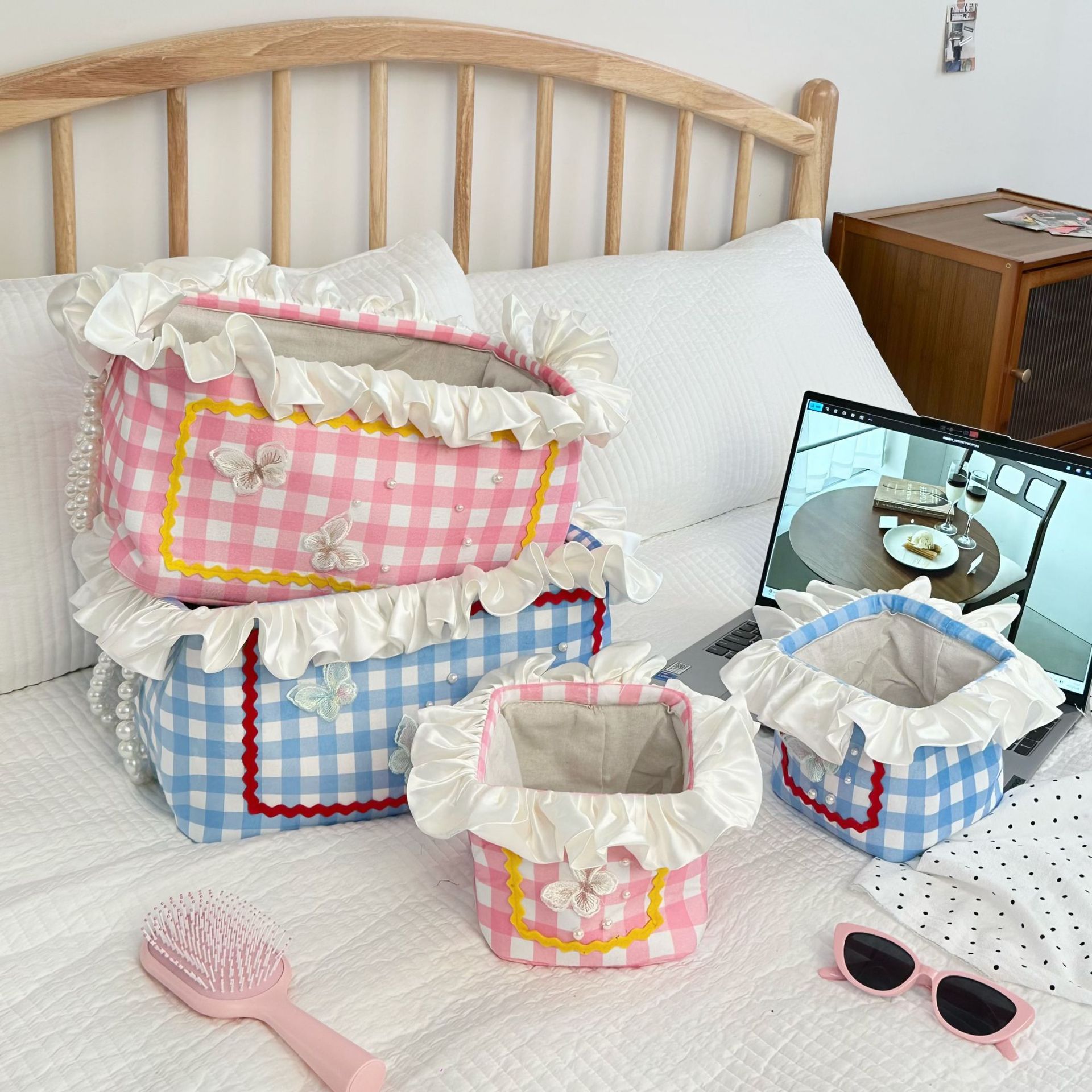 Girlish heart desktop storage basket, princess-style lace checkered storage basket, multi-functional miscellaneous storage basket, storage basket full figure