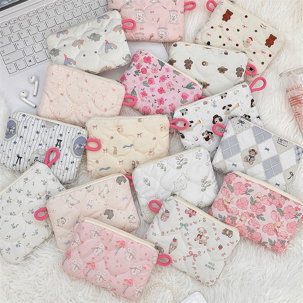 411162 [Copyright Class] Cartoon Quilted Makeup Bag, Small Items, Clutch, Coin Purse, Mini Storage Bag full figure