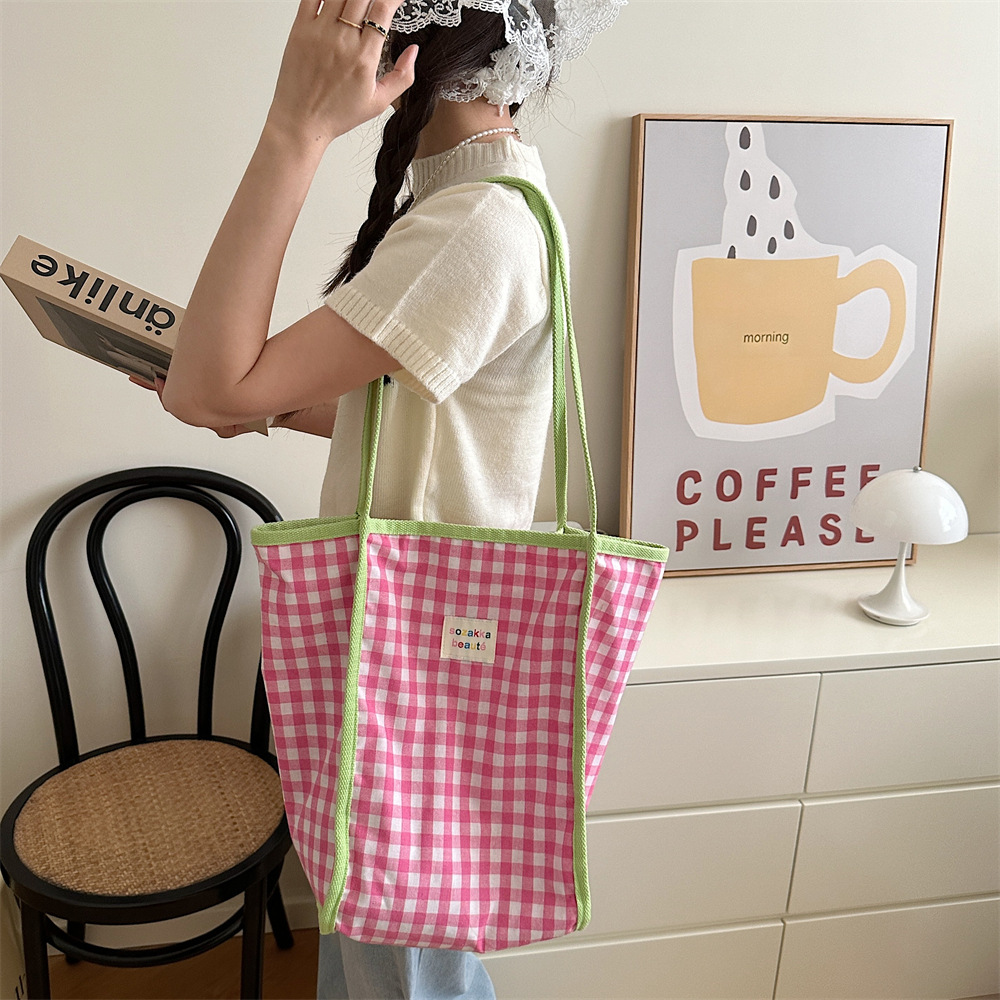 43301 Korean style artistic retro red and blue contrasting checkered dopamine single-shoulder bag, handbag, commuting canvas bag for women details Picture
