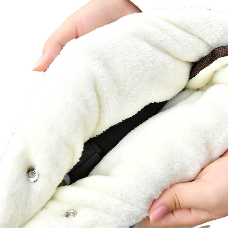The manufacturer wholesals winter baby strollers, warm gloves, umbrella strollers, cold-proof and fleece thick plush baby stroller handles, gloves and covers Item Picture