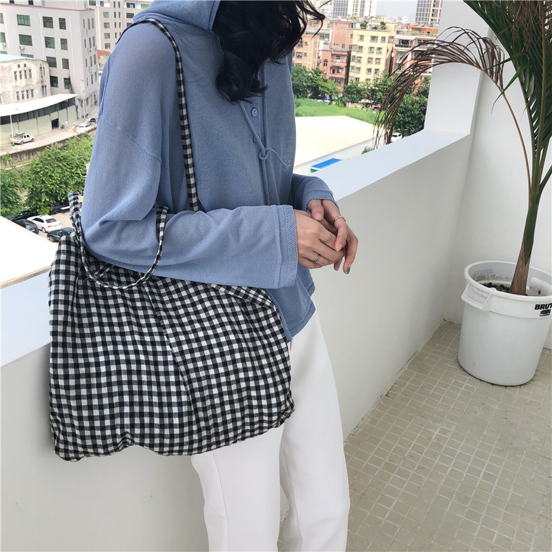 The L308 summer new red and white checkered girl-tied cloth bag is a trendy Korean-style fresh and artistic women's bag details Picture