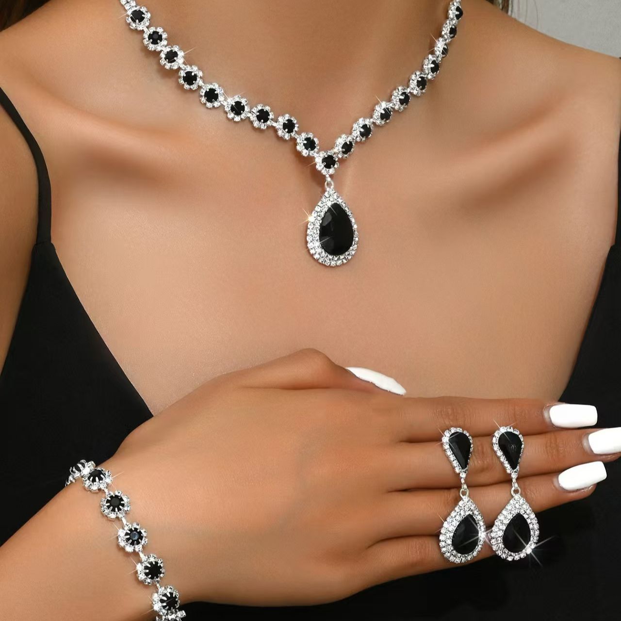 饰品时尚水滴项链+耳钉+手链三件套 新娘礼服宴会首饰项链产品图