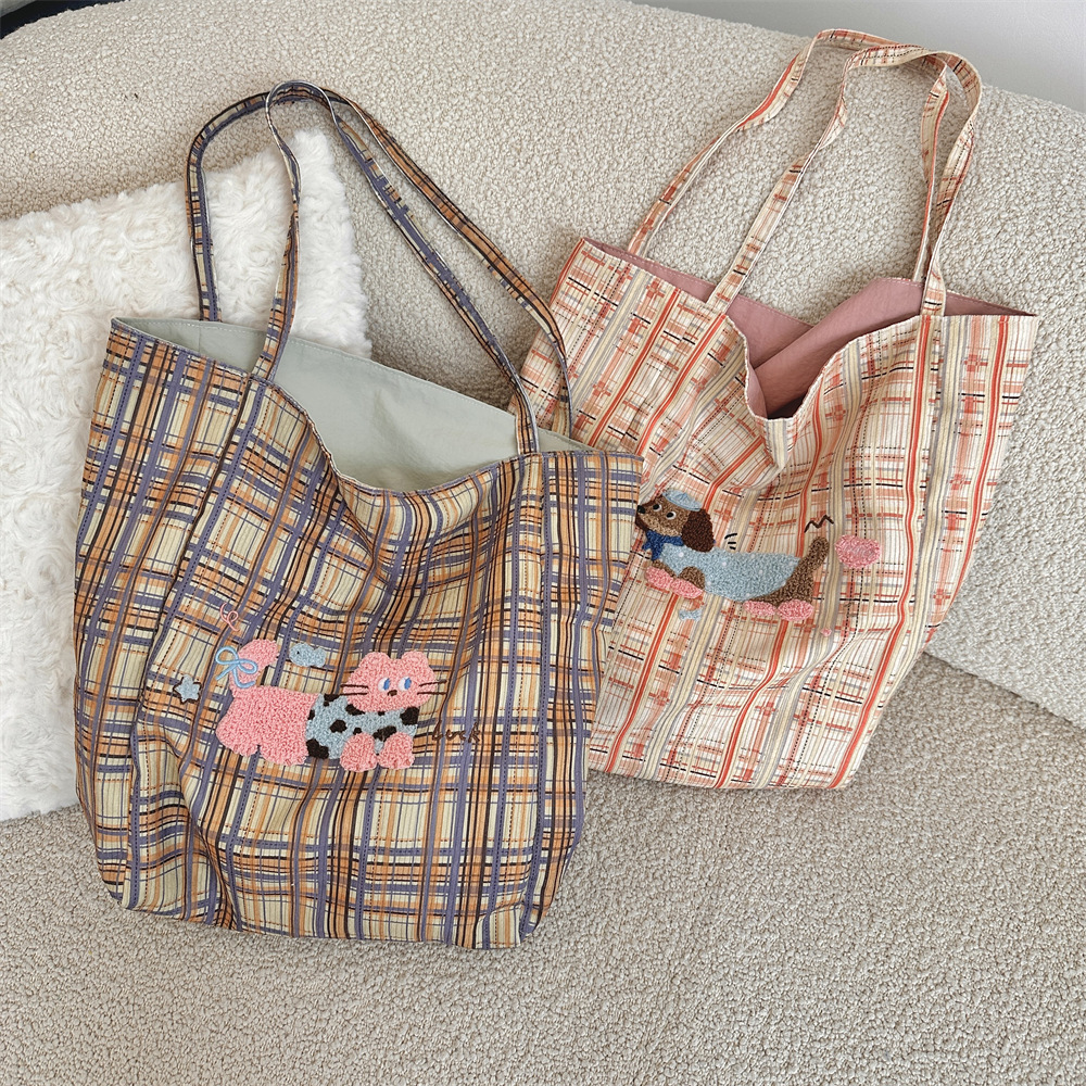 41061 Korean style InS-style retro checkered tote bag 2024 Canvas bag large capacity student class shoulder bag details Picture
