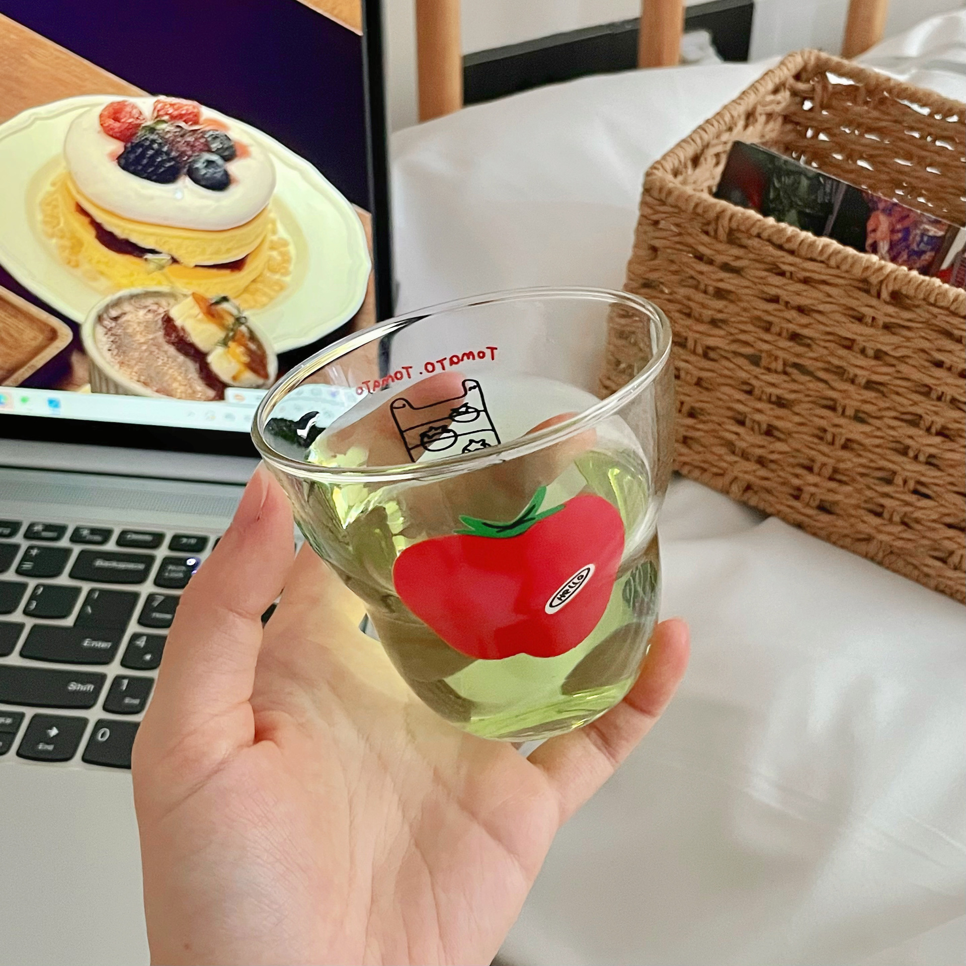 Niche and simple tomato glass cups, high-quality appearance water cups, juice milk tea cups, coffee cups, retro Tomato glass cups Application Scenario
