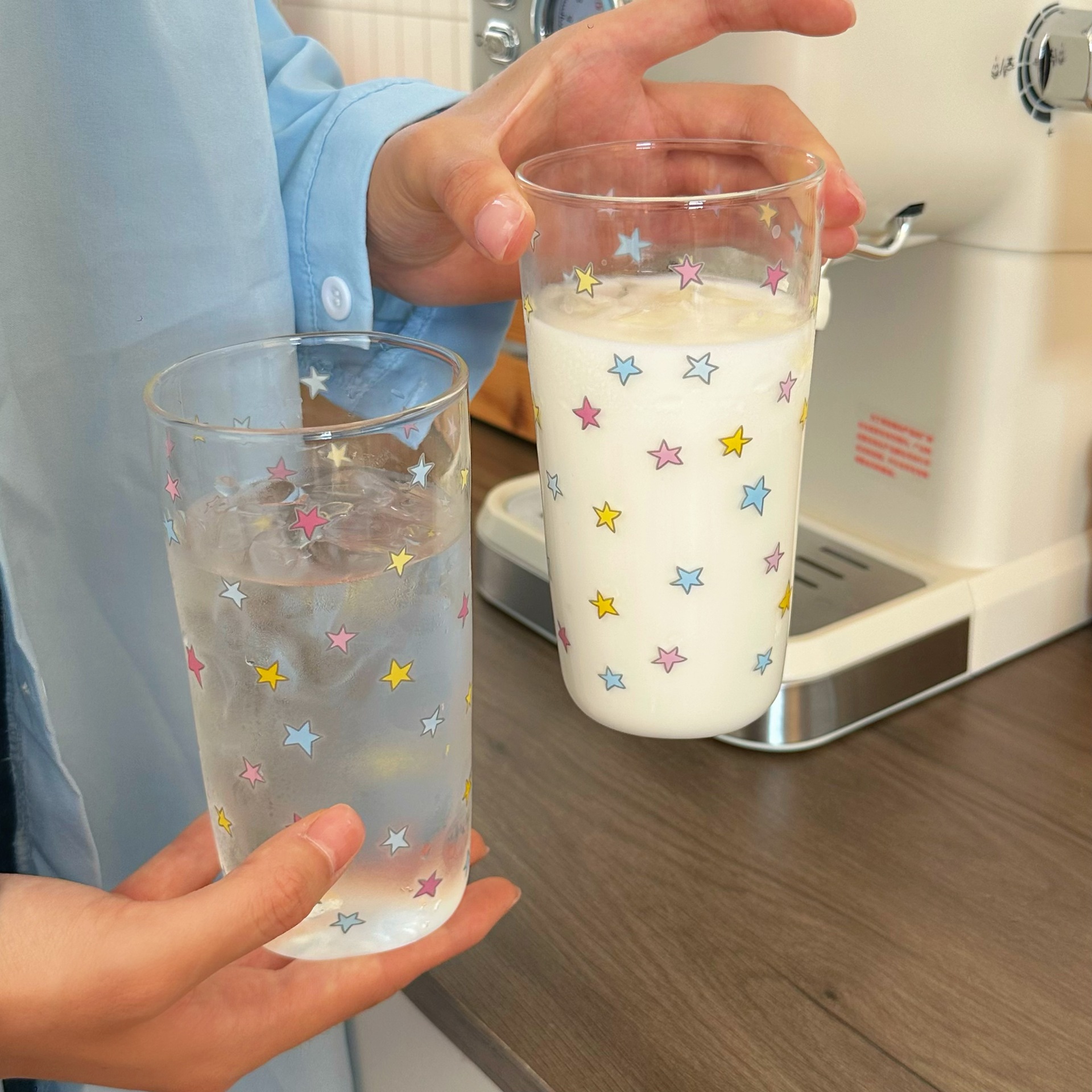Colorful star-shaped glass cups, high appearance level, girlish heart, summer juice cups, cold drink cups, large-capacity breakfast milk cups full figure