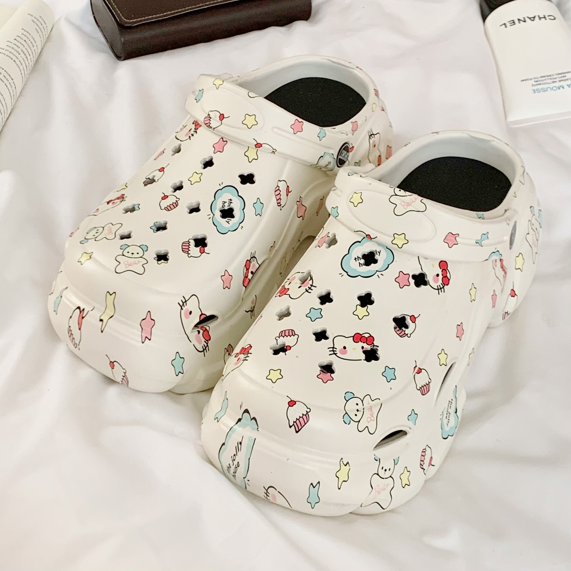 Original bear cat-printed crocs, high appearance level, summer beach slippers, thick-soled anti-odor and anti-slip flip-flops Specification drawing