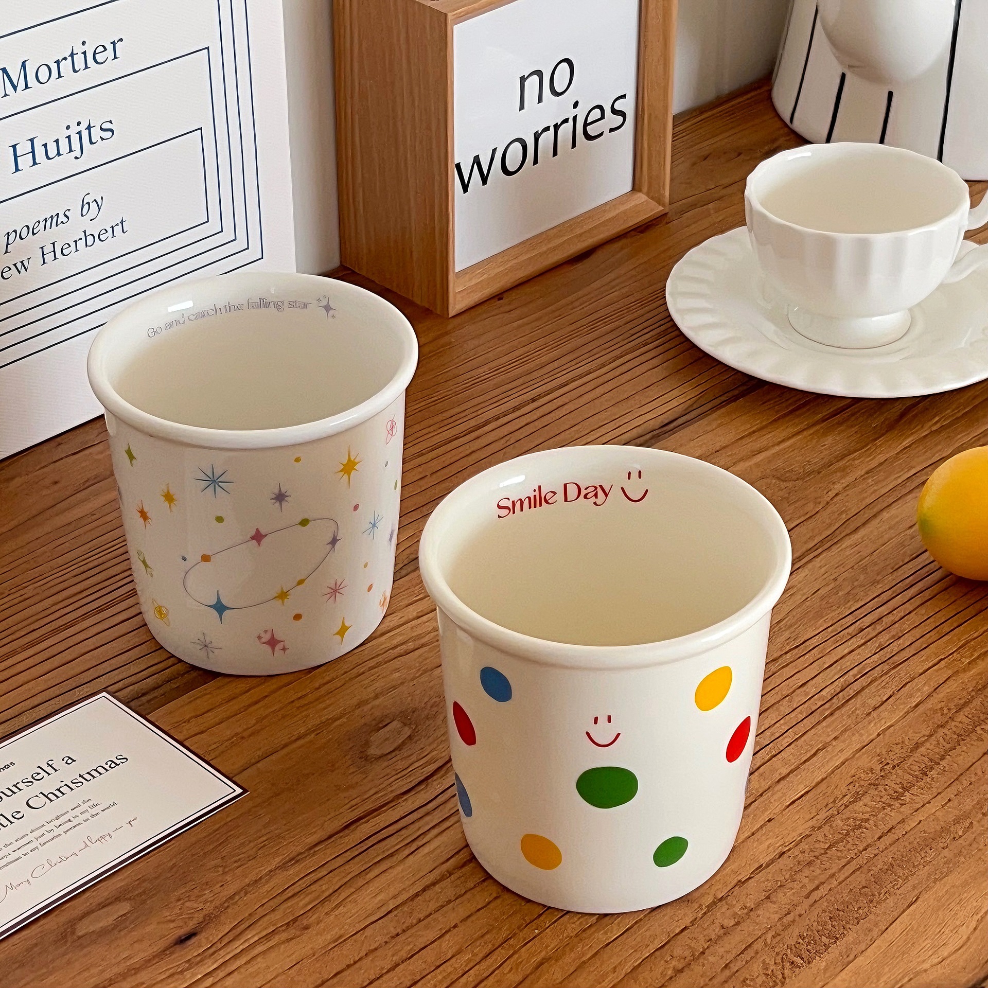 Polka dot smiling face holding a cup, cute Instagram high appearance level ceramic coffee cup, breakfast milk cup, office home cup details Picture