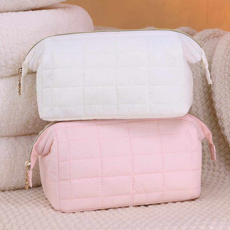 The cross-border best-selling "Yurou Gangyi" makeup bag is a high-end, large-capacity cosmetics storage bag and a portable travel makeup bag Specification drawing