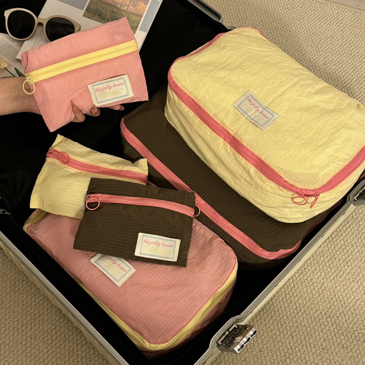 Let's go for a ride! Travel storage bags, clothing luggage sorting bags, clothing sorting bags, mini waterproof ID bags details Picture