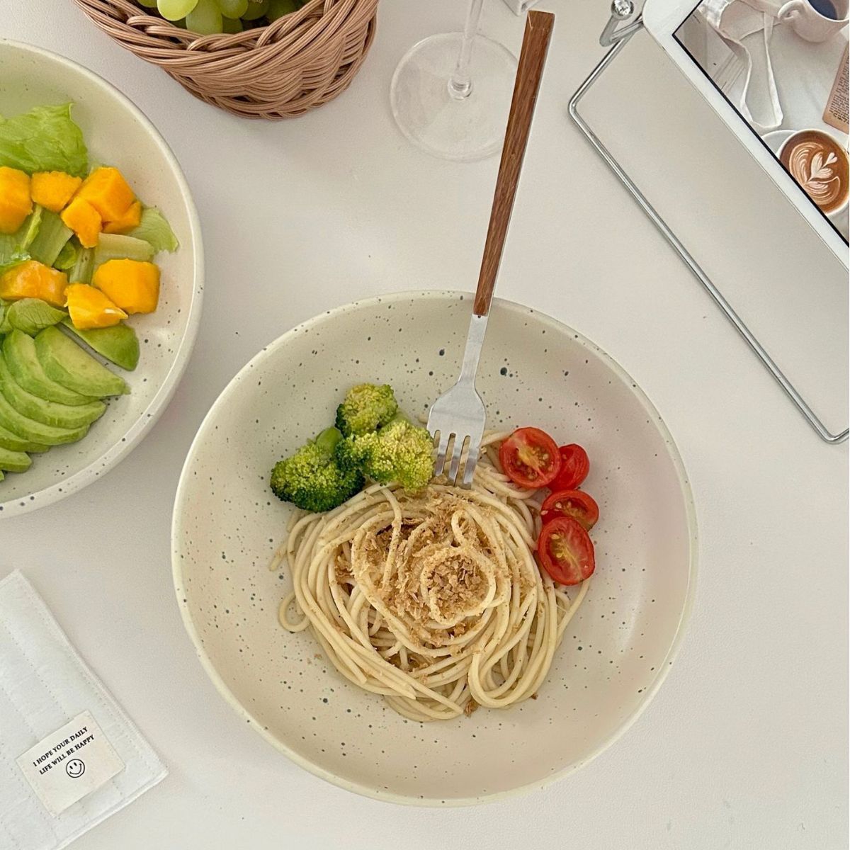 Nordic-style ceramic ink-wash bowl, ink-dot plate, large deep plate, fruit salad, home curry rice, instant noodle bowl, soup plate Item Picture