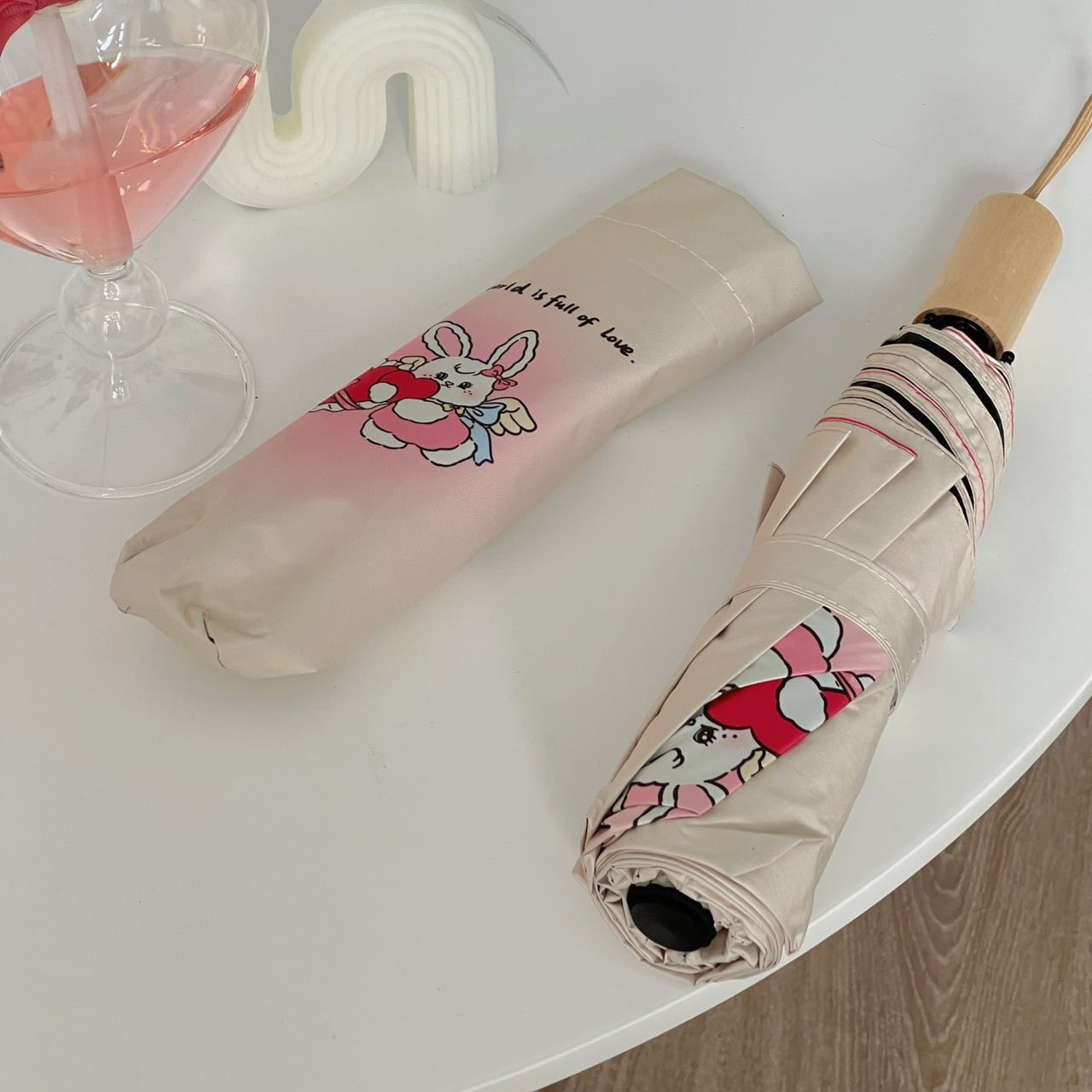 Cartoon bear hand sunshade umbrella, new high appearance level umbrella, couple's all-weather and all-weather sun protection and UV protection umbrella Item Picture