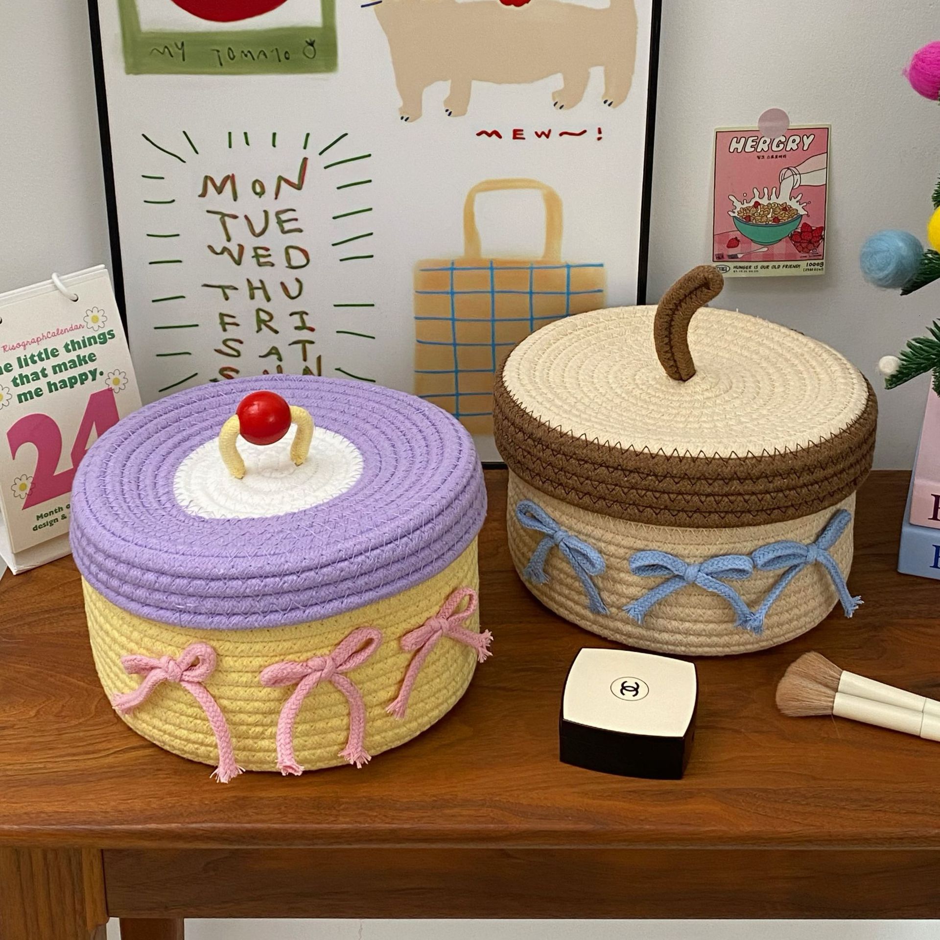 Cute cotton thread woven storage basket, home covered miscellaneous storage basket, desktop dust-proof decorative item storage basket, storage basket details Picture