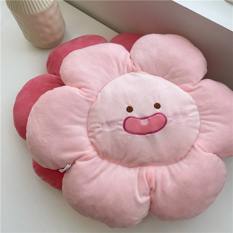 Ins-style cute and girlish flower cushion, ugly and adorable peach plush toy cushion, birthday gift details Picture