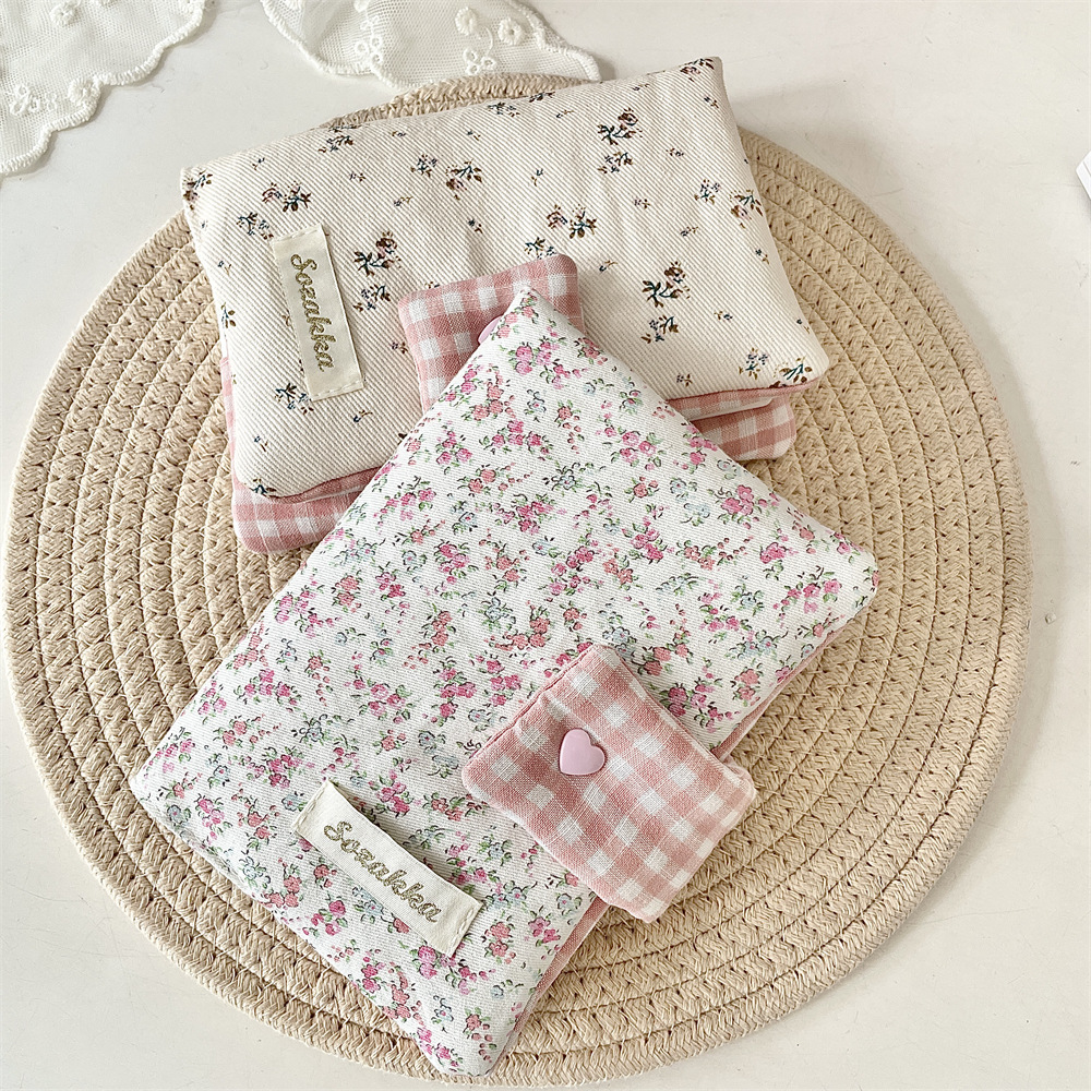 53171 Korean version girl heart ins book cover, floral book cover, planner, diary book cover, portable pocket book storage Application Scenario