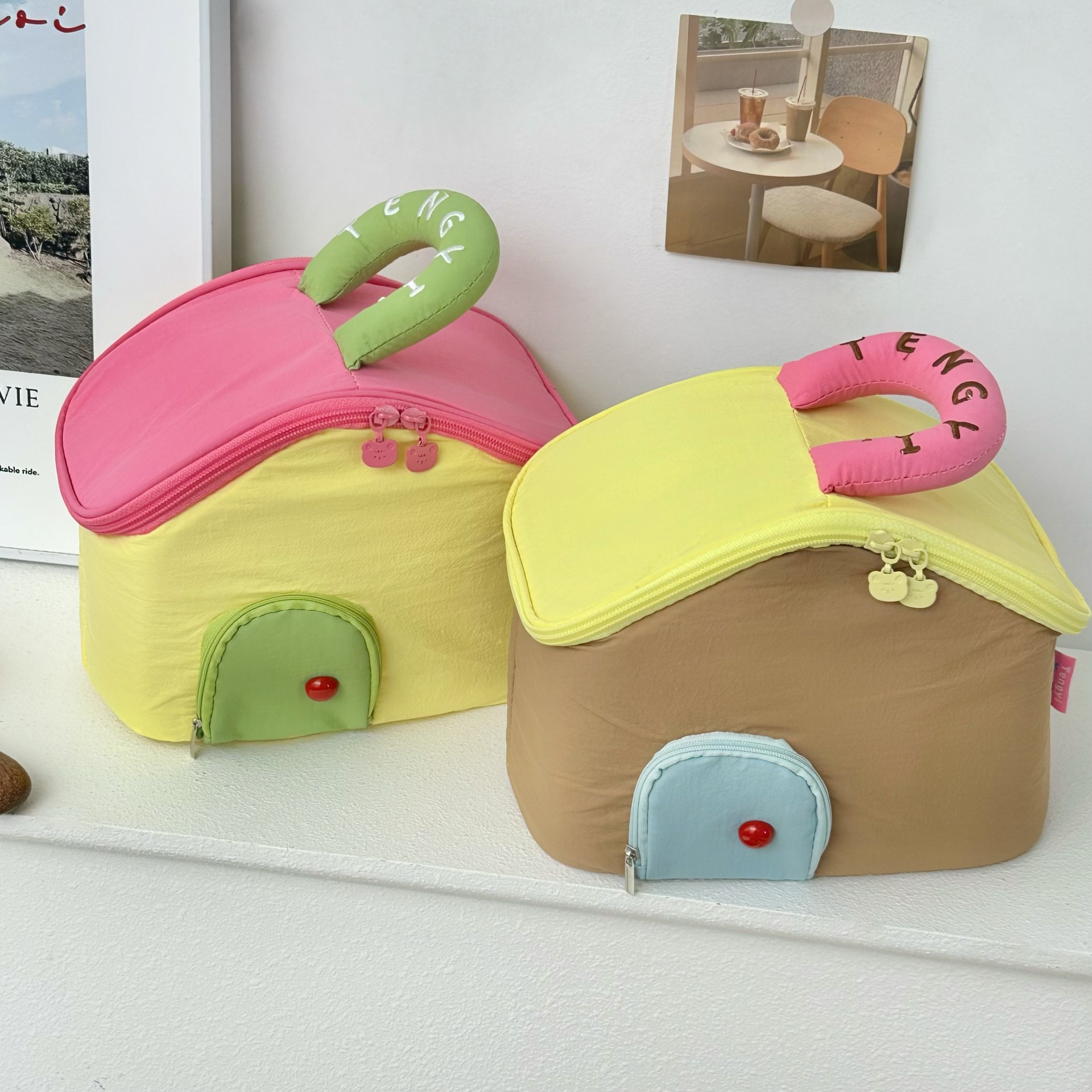 Color-blocking little house makeup bag, high appearance level, large capacity storage bag, cosmetics storage, hand-held zipper portable makeup bag full figure