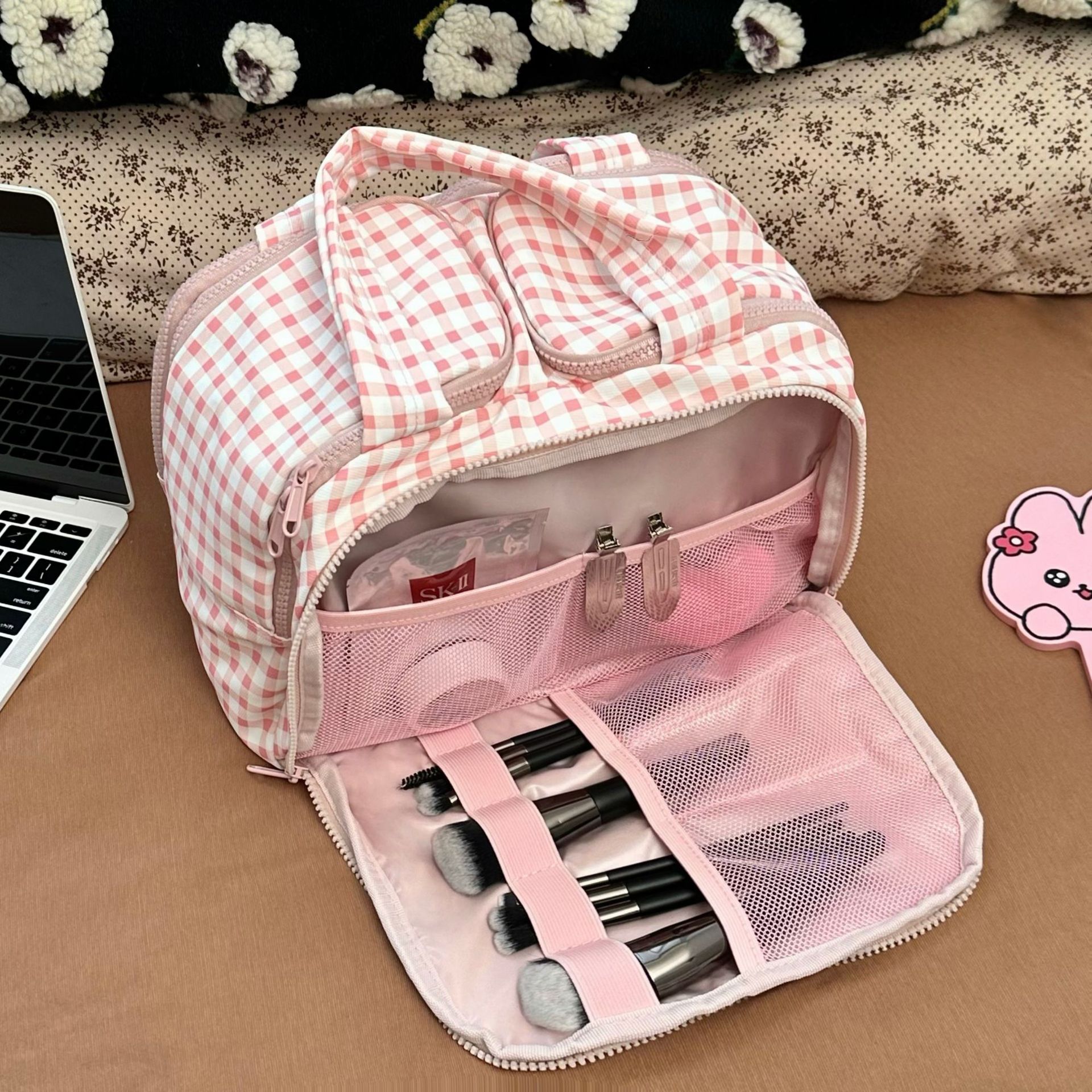 Pink checkered zoned storage bag, 2025 new large-capacity travel portable toiletry bag, cosmetics and makeup bag for women Specification drawing