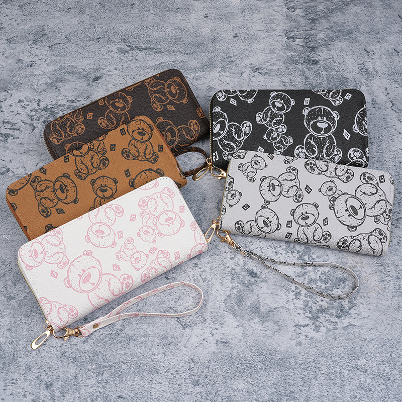 A popular Korean cartoon bear wallet for foreign trade, a cute lady's coin purse, large-capacity zipper ID card holder Application Scenario