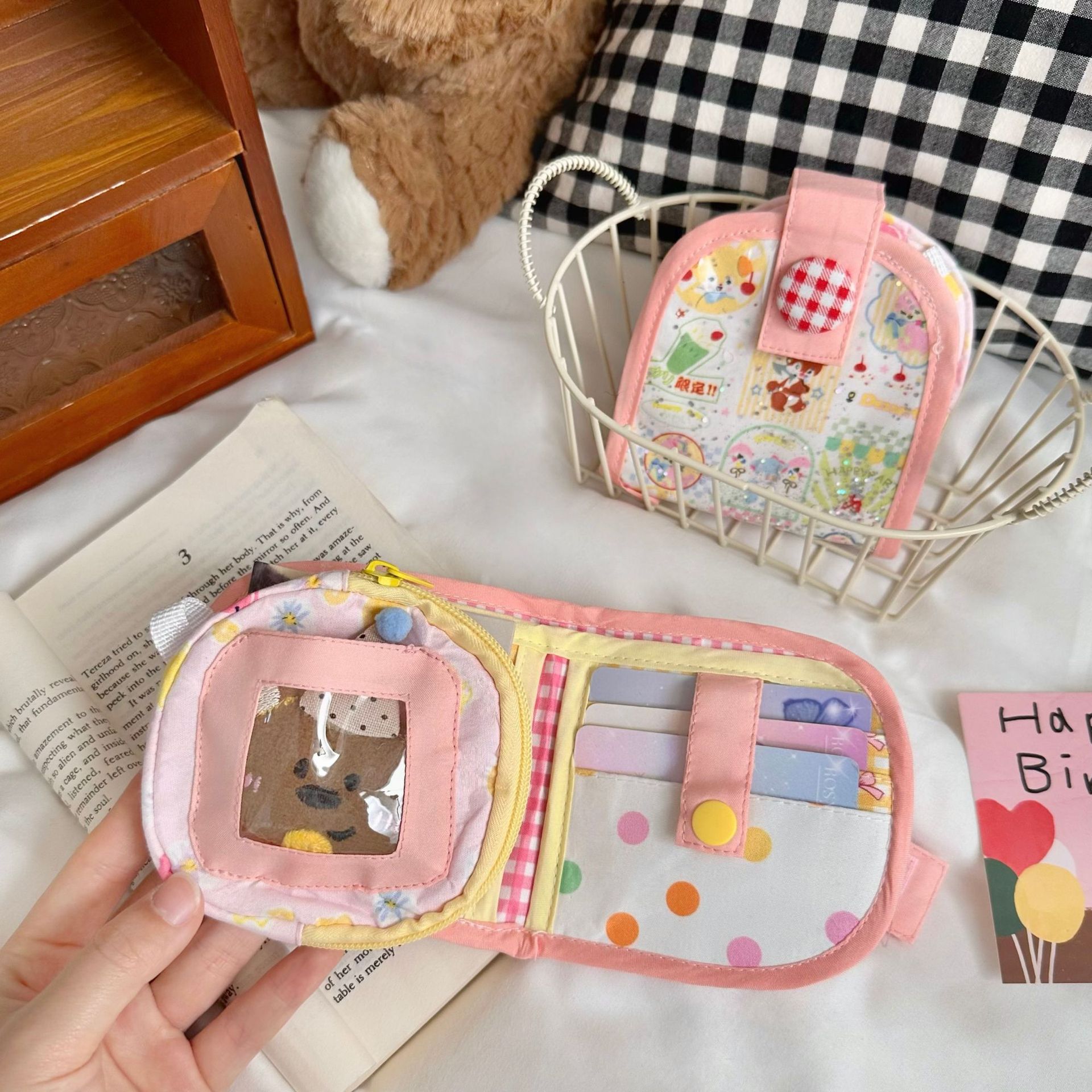 Summer Dopamine Coin Purse 2025 New Dopamine Cartoon Mini Multi-layer Card Bag Portable Storage Bag Small Bag Application Scenario