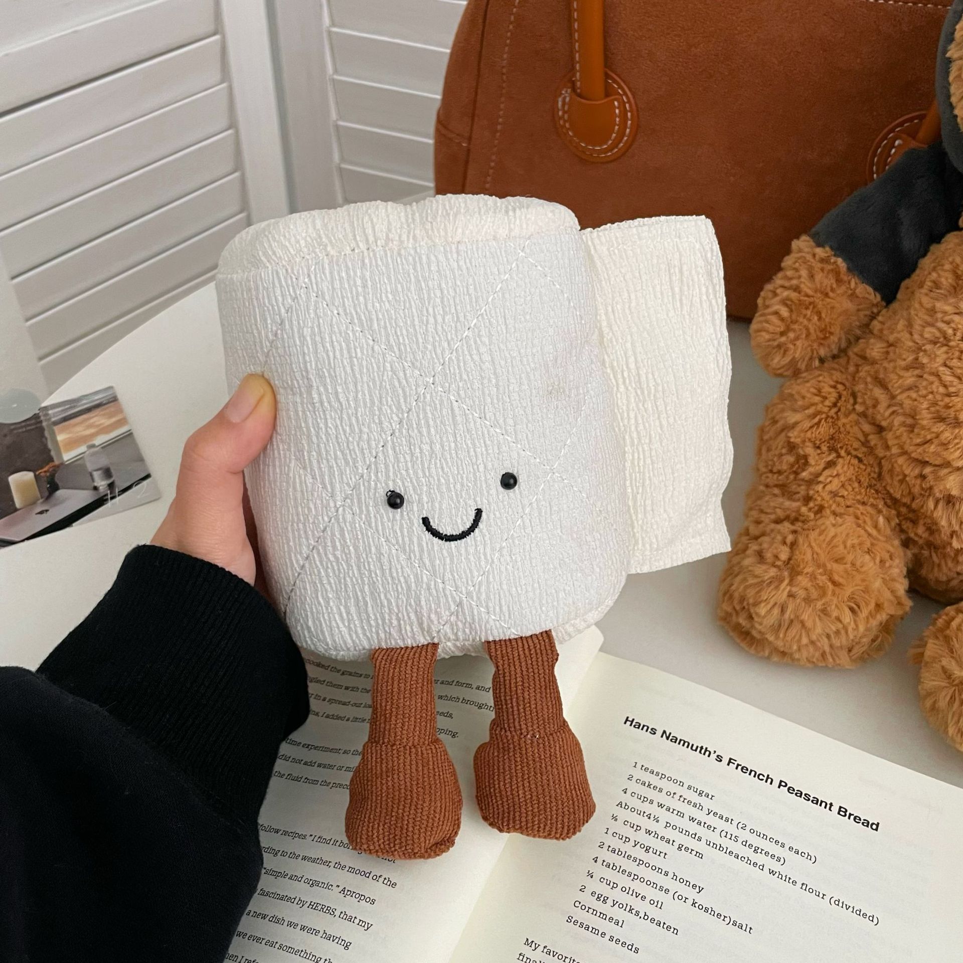 Best-selling toilet paper dolls, fun new bathroom products, creative plush toys, decorative items, soft and soothing cloth dolls Application Scenario