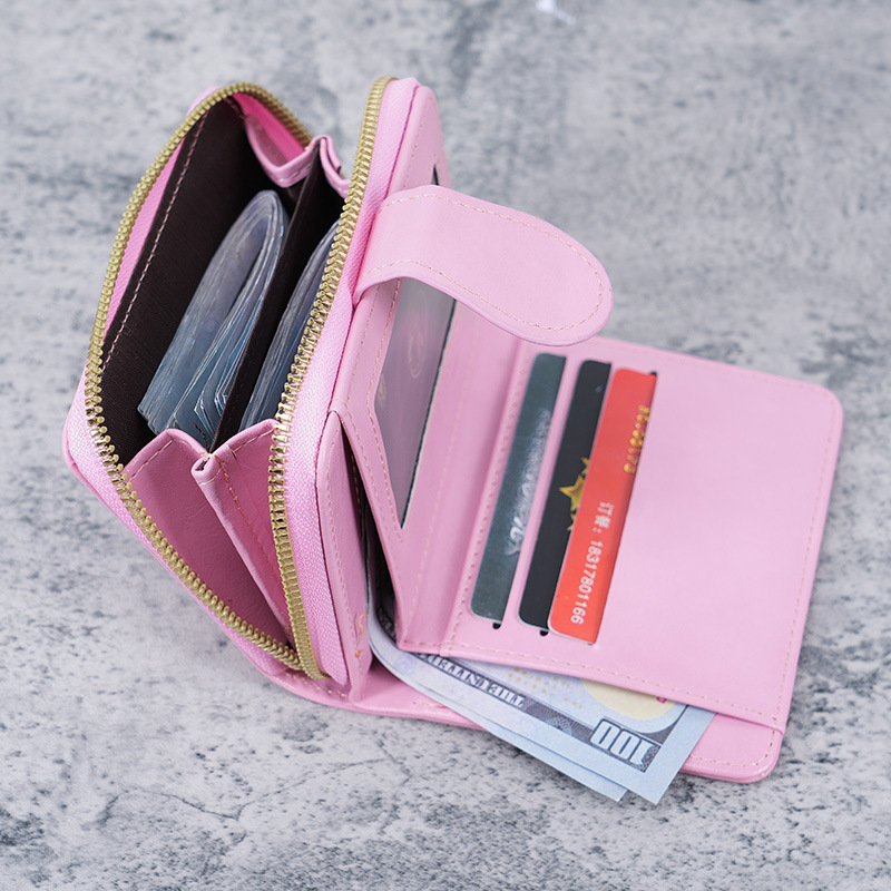 2023 Cross-border New short Wallet, women's oil wax leather retro coin purse, buckle coin case, women's small wallet Application Scenario