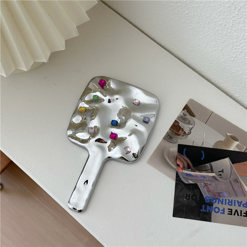 Diamond-encrusted hot girl handheld makeup mirror, ins style, high-end, portable high-definition retro small mirror, handle-type touch-up mirror Item Picture