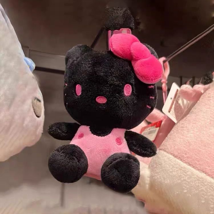 Black fur cat plush toy, the same style as the popular Japanese girl's heart pendant, cute cartoon bag keychain pendant full figure