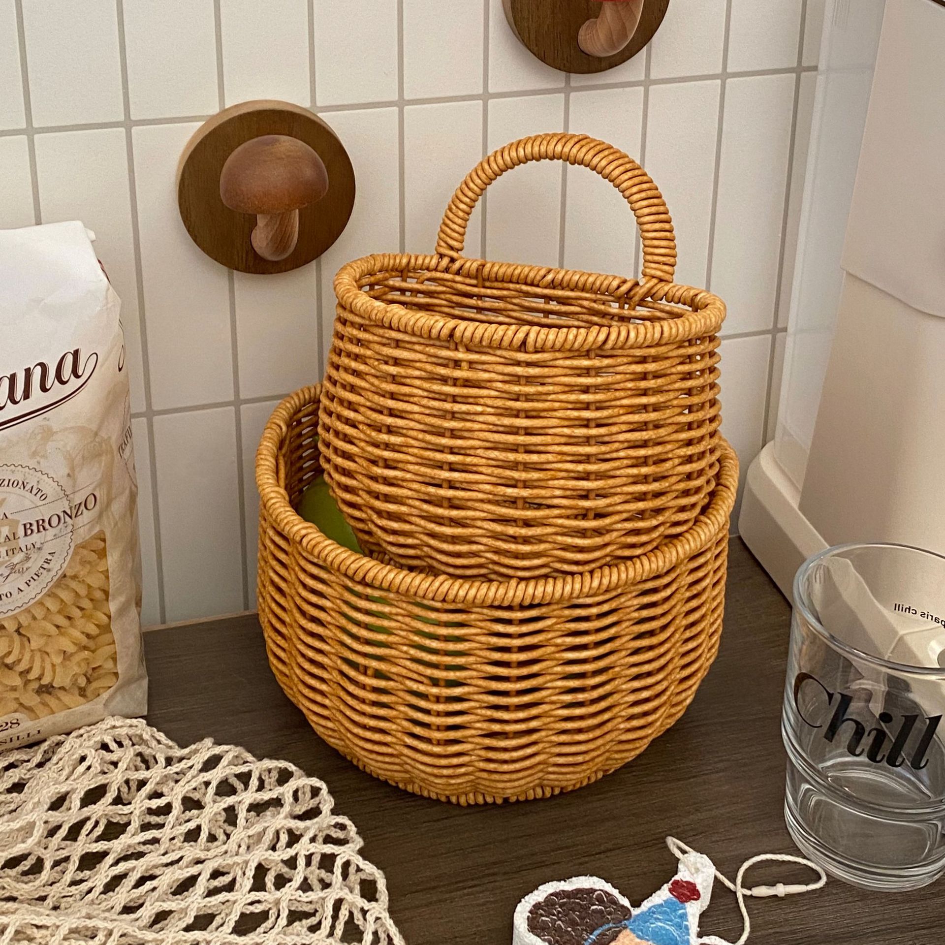 Retro imitation rattan woven storage basket, wall-mounted storage basket, hand-held small basket, fruit basket, vegetable basket, woven storage basket Specification drawing