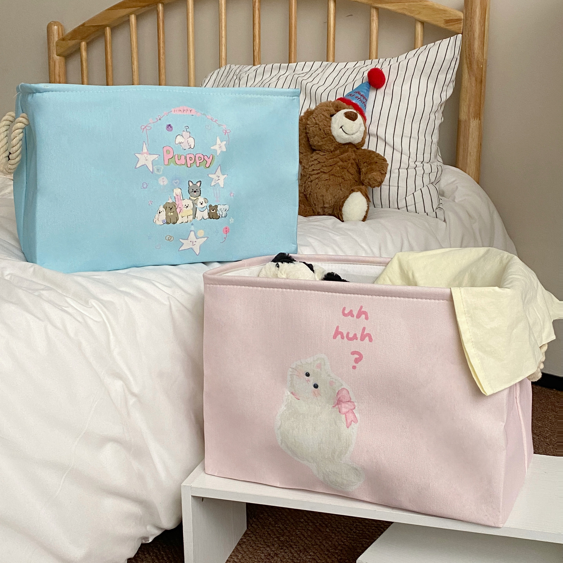 Original cartoon animal storage basket, high appearance level, foldable bedroom organization storage basket, living room miscellaneous storage basket Application Scenario