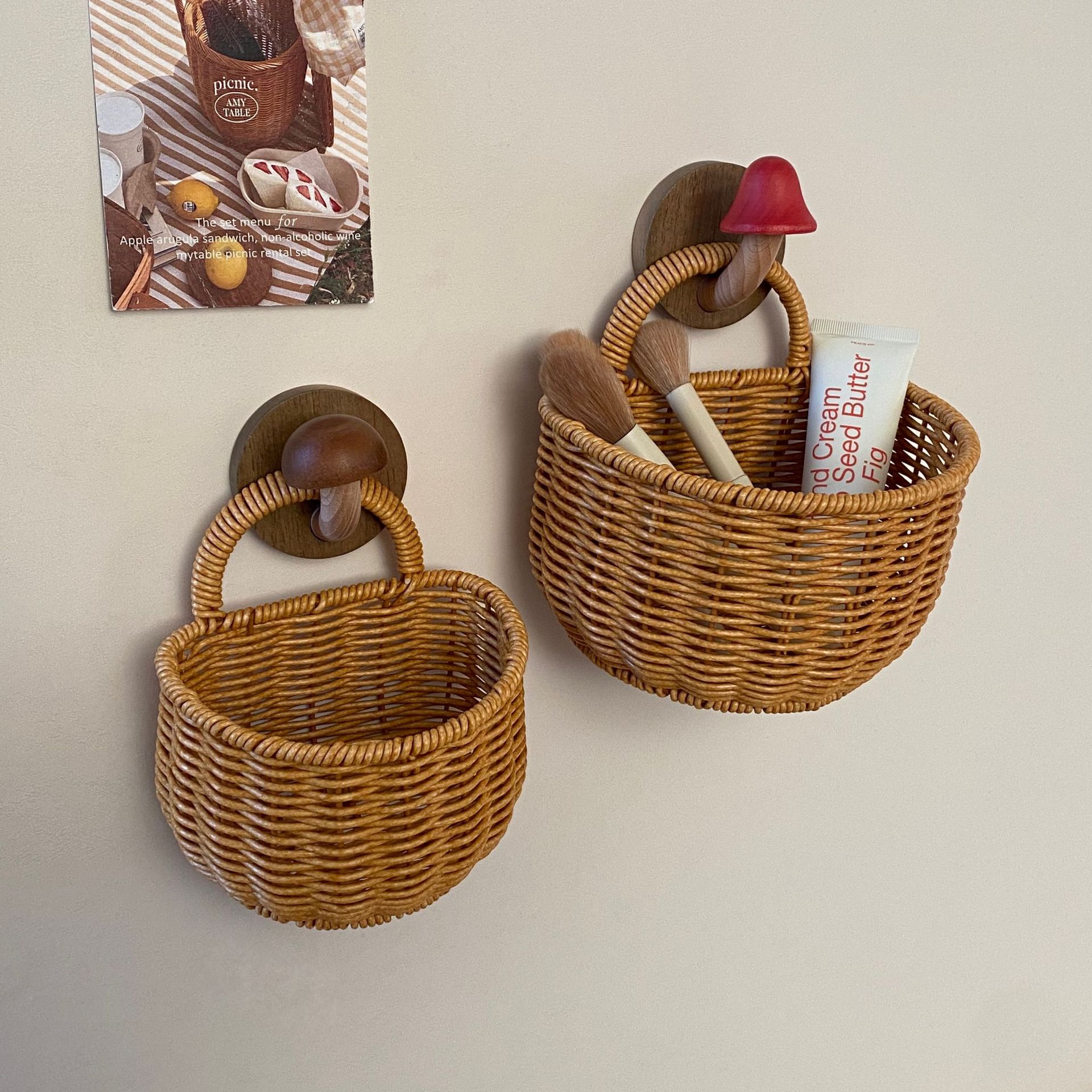 Retro imitation rattan woven storage basket, wall-mounted storage basket, hand-held small basket, fruit basket, vegetable basket, woven storage basket full figure
