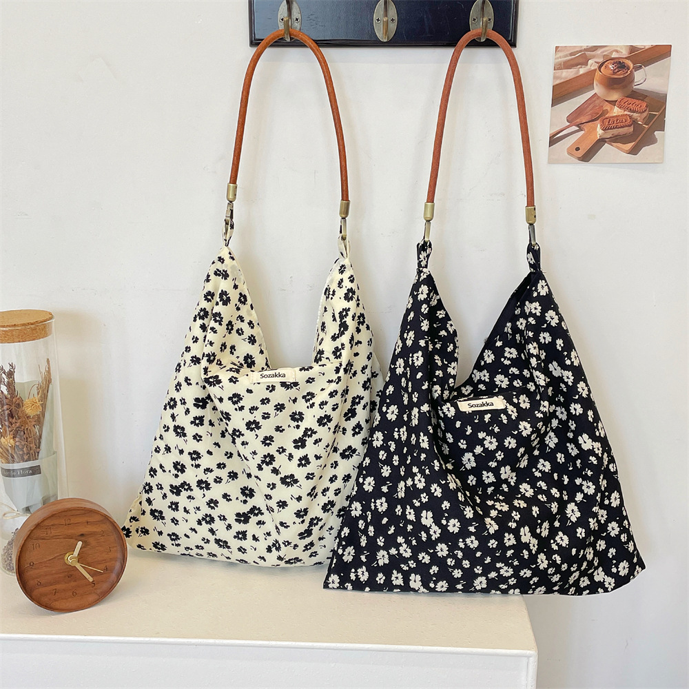 5642 Korean niche retro floral contrasting color artistic canvas bag, sweet and versatile student single-shoulder crossbody bag details Picture