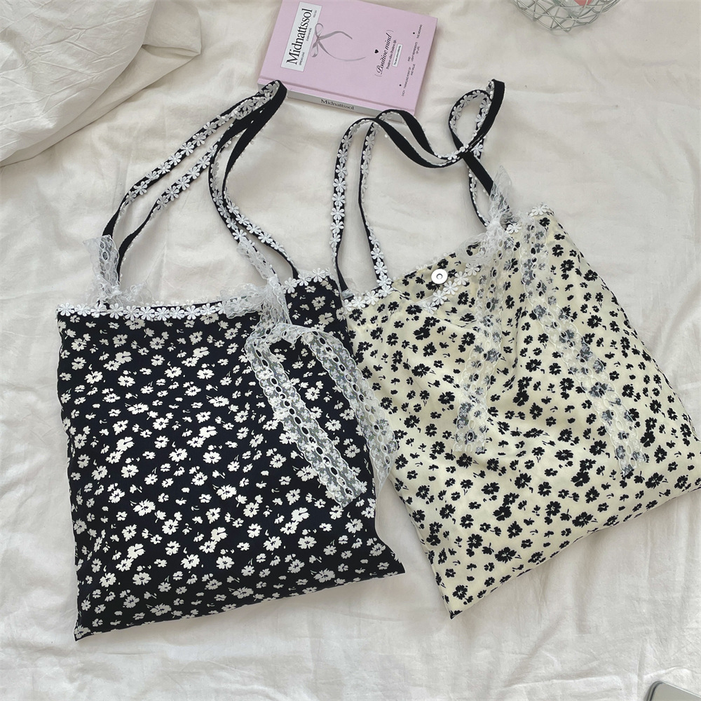 5322 Gentle and girlish design New patchwork lace bow single-shoulder bag black floral canvas bag full figure