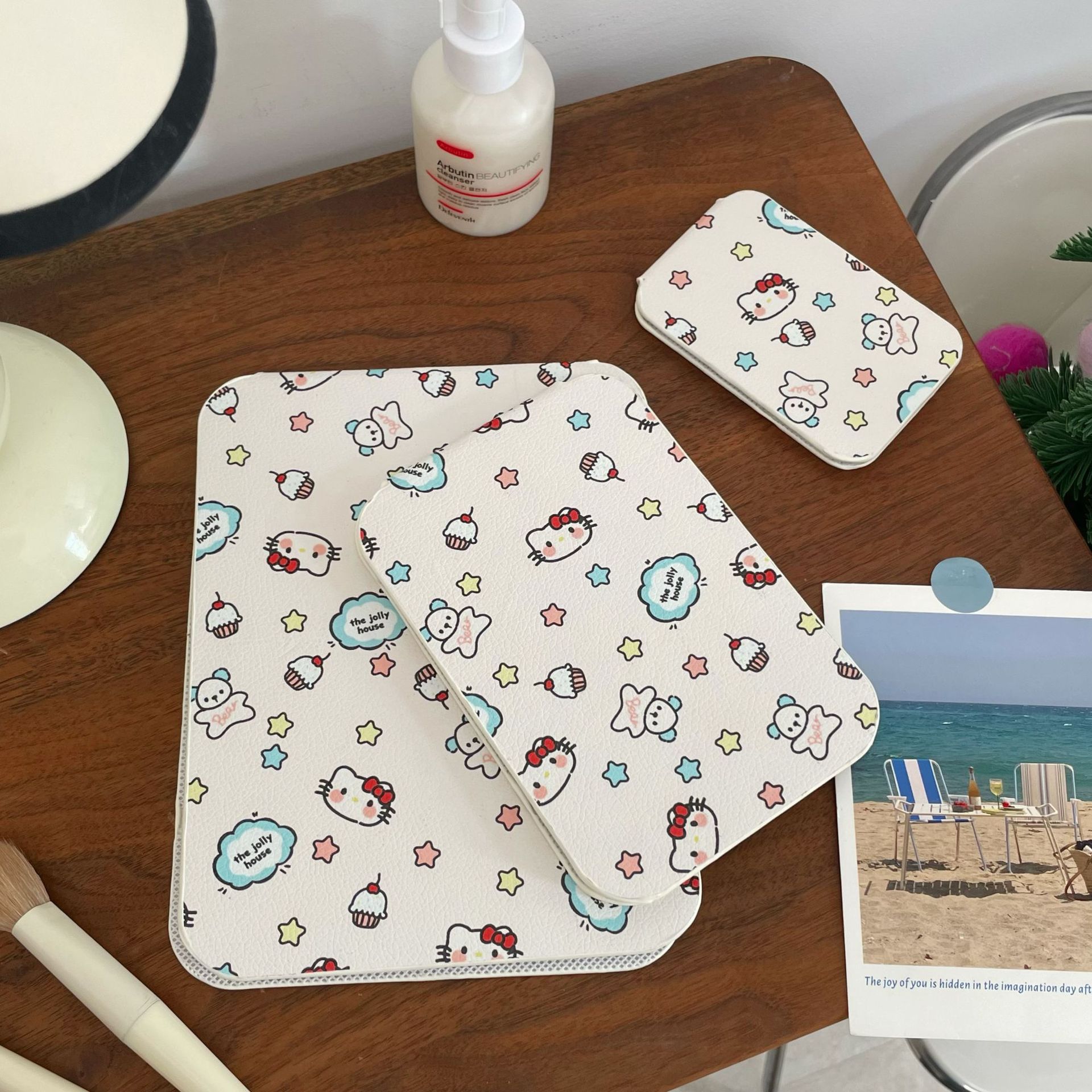 Original cartoon cat folding mirror, portable and portable small mirror for women, home desktop makeup mirror, standing dressing mirror details Picture