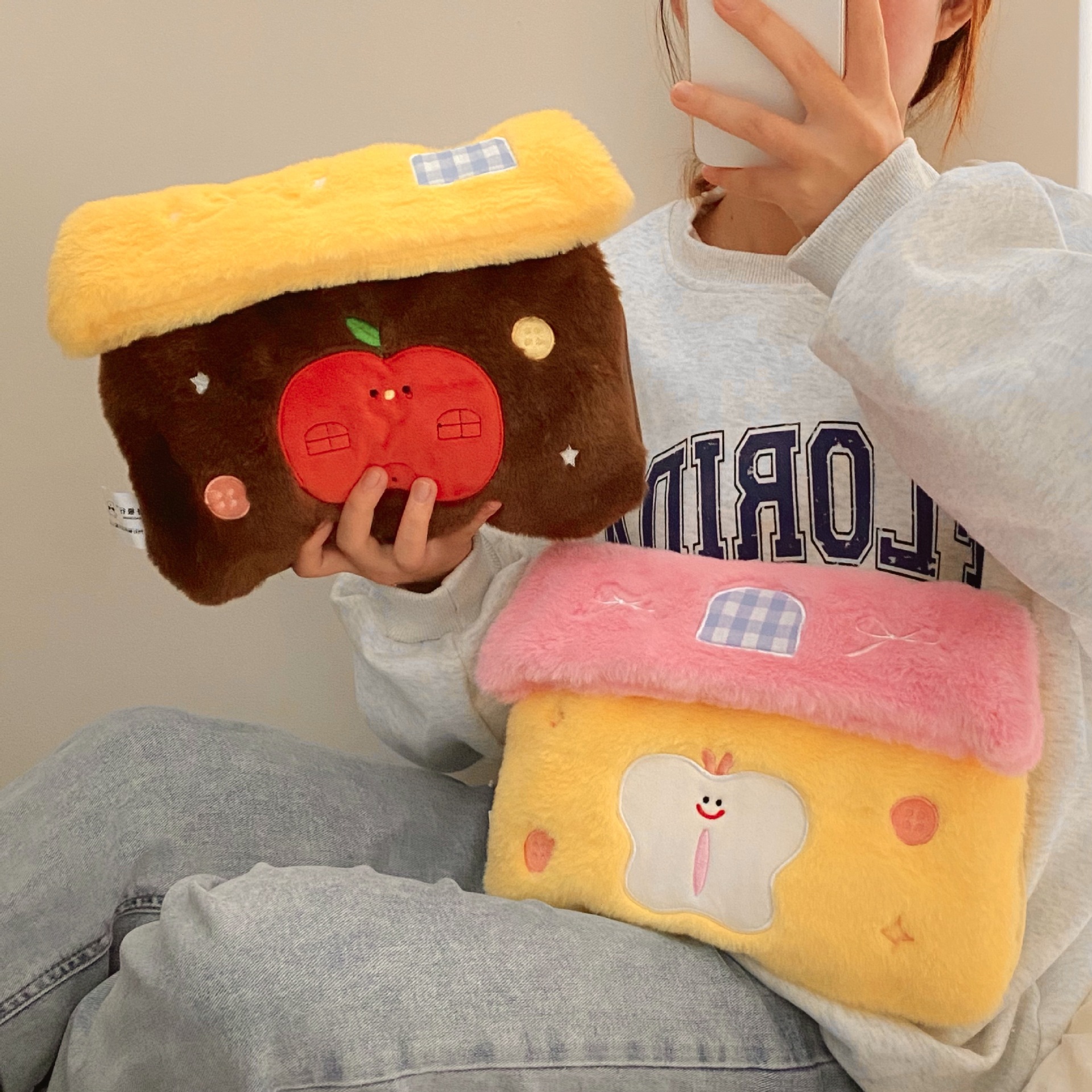 Portable and cute winter hot water bag, student electric warm water bag, no water filling, explosion-proof electric hot water bag, warm water bag, electric heating for girls details Picture