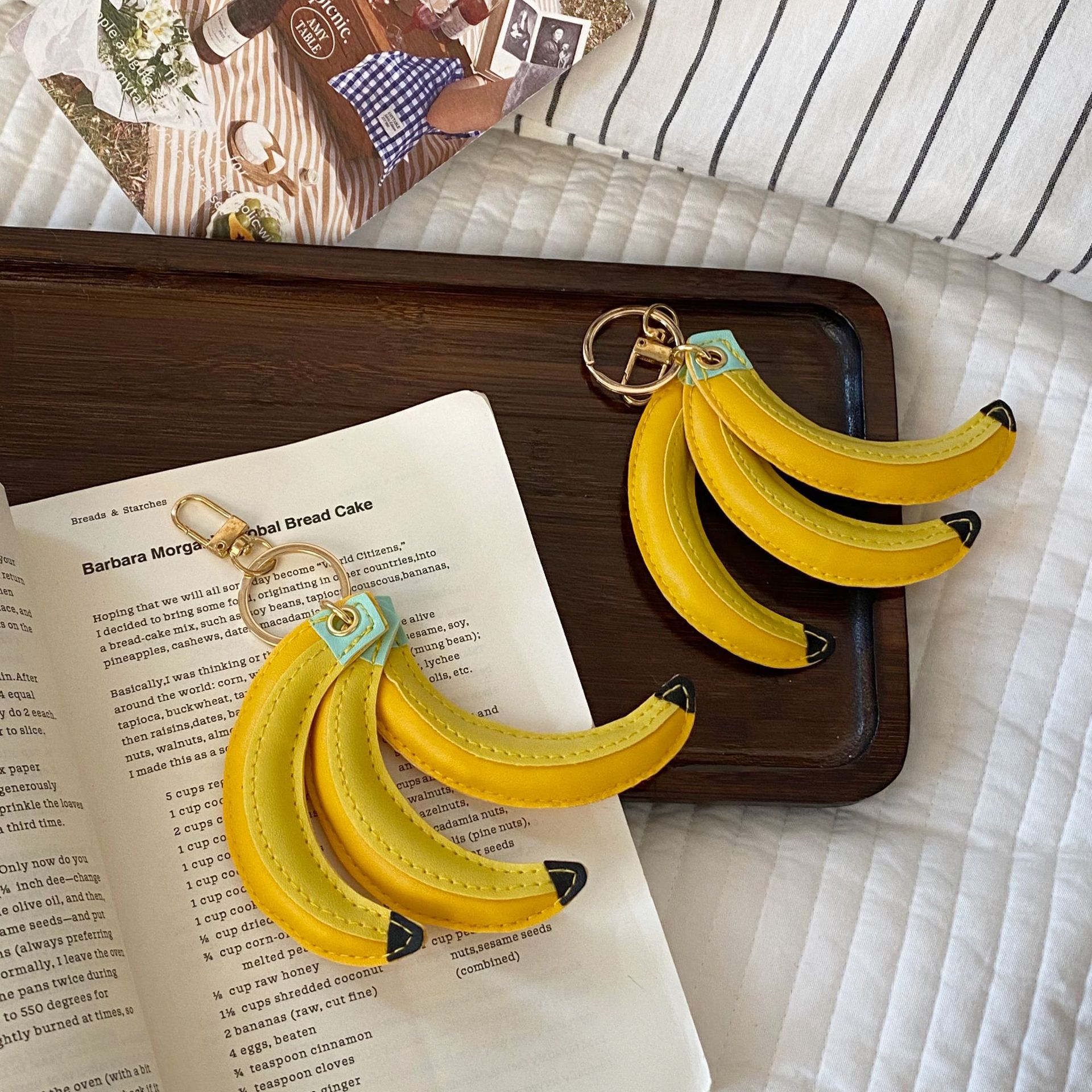 Creative banana bag pendant, mini fruit simulation keychain, niche bag hanging decoration, trendy PU waterproof small accessory full figure