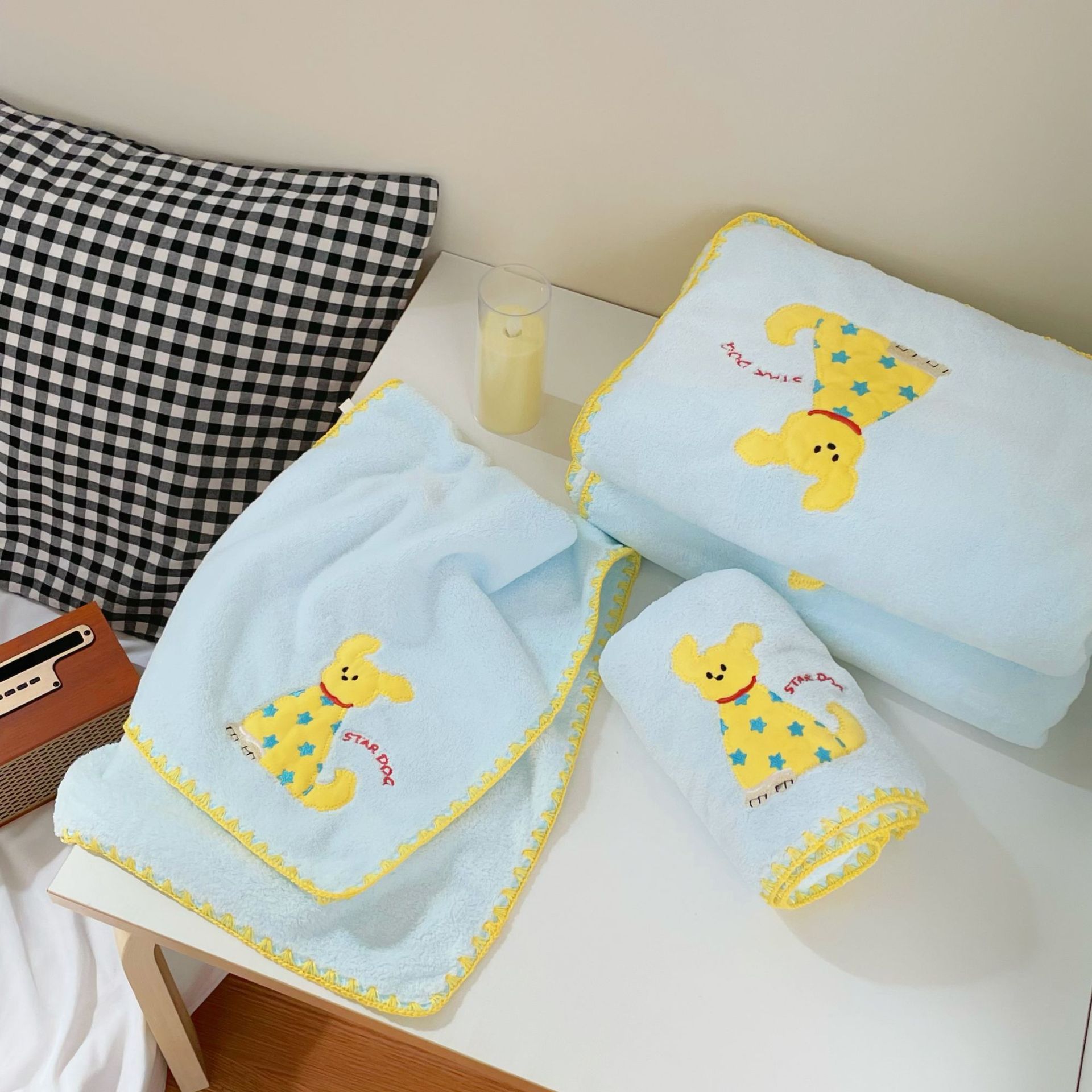 Yellow Puppy bath towel 2025 New style thickened coral fleece absorbent quick-drying bathroom towel Dry Hair cap Bath towel full figure
