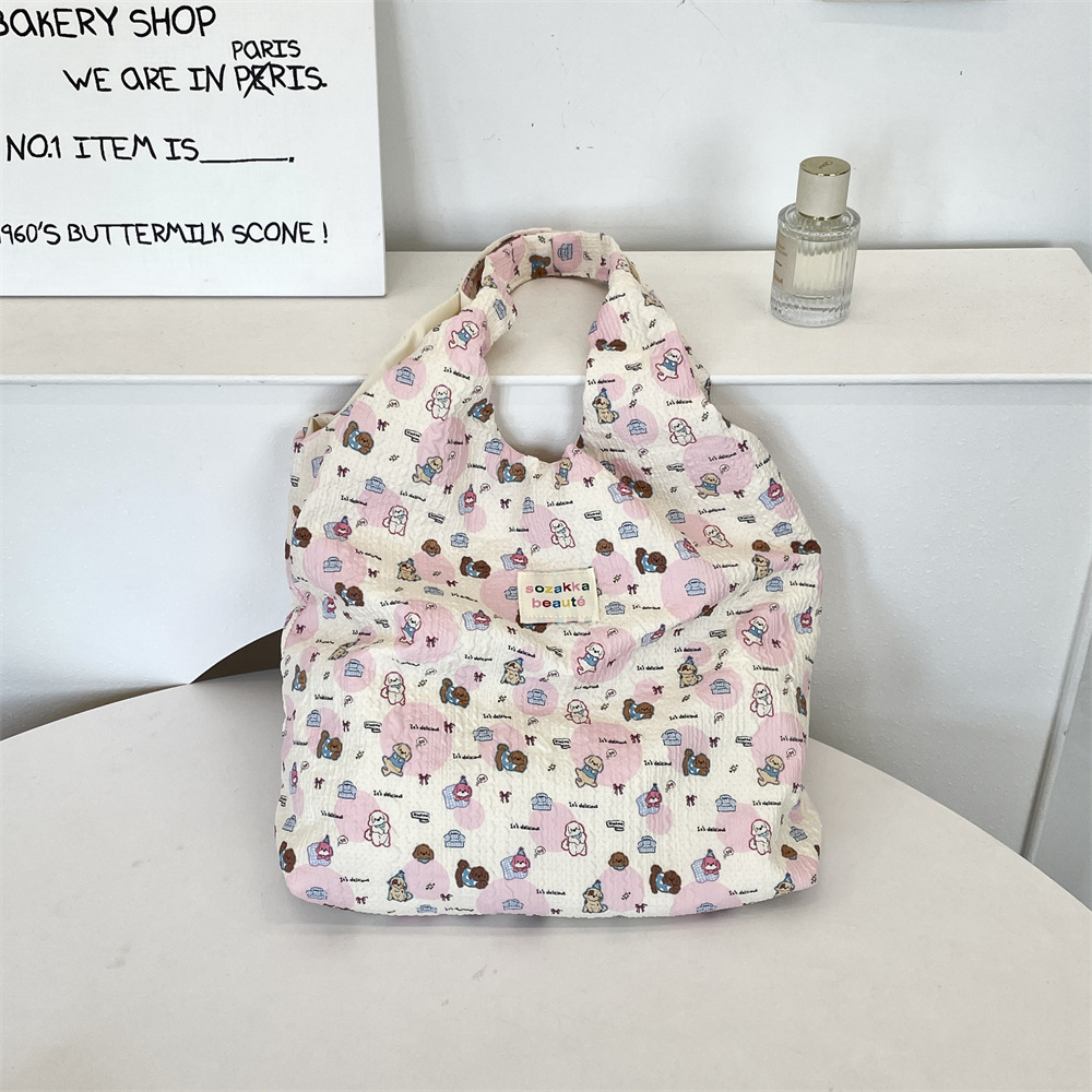 5451 [Copyrighted Edition] Embossed vest Bag, Large capacity single-shoulder handbag, daily casual, student print for girls Application Scenario