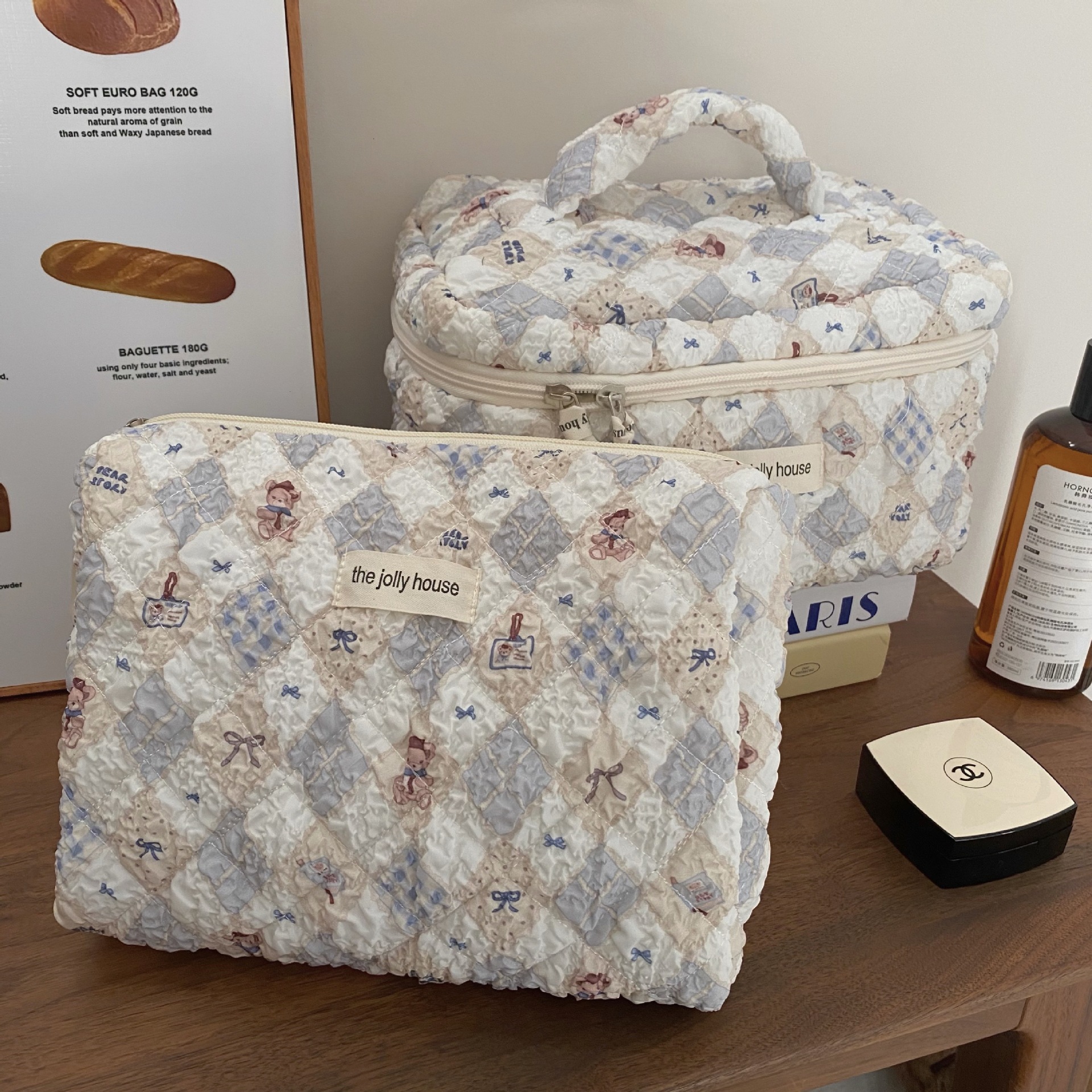2024 New diamond-shaped bear makeup bag for women, large-capacity portable student cosmetics storage bag and toiletry bag Specification drawing