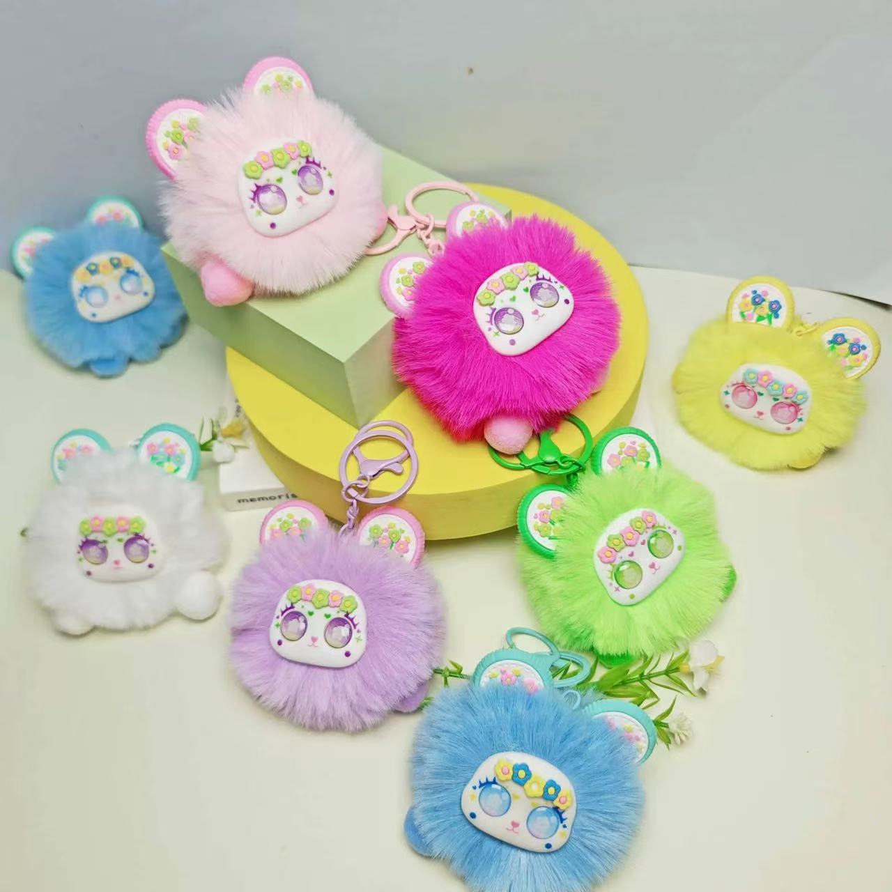 New products: Lucky Planet Plush bear figurines, cute girl backpacks, plush figurines, pendants, keychains