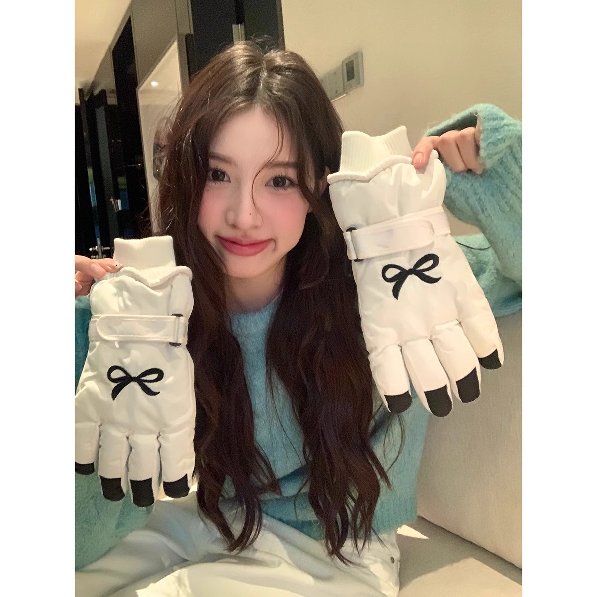 Cute bow ski gloves, winter thickened new fleece windproof, cold-proof and waterproof outdoor cycling cotton gloves details Picture