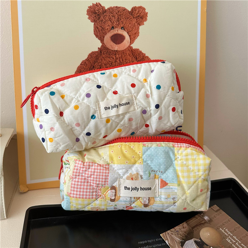 This pen case is an Instagram high-quality, cute cartoon polka dot, large-capacity, niche stationery bag for girls, and a multi-functional storage bag Item Picture